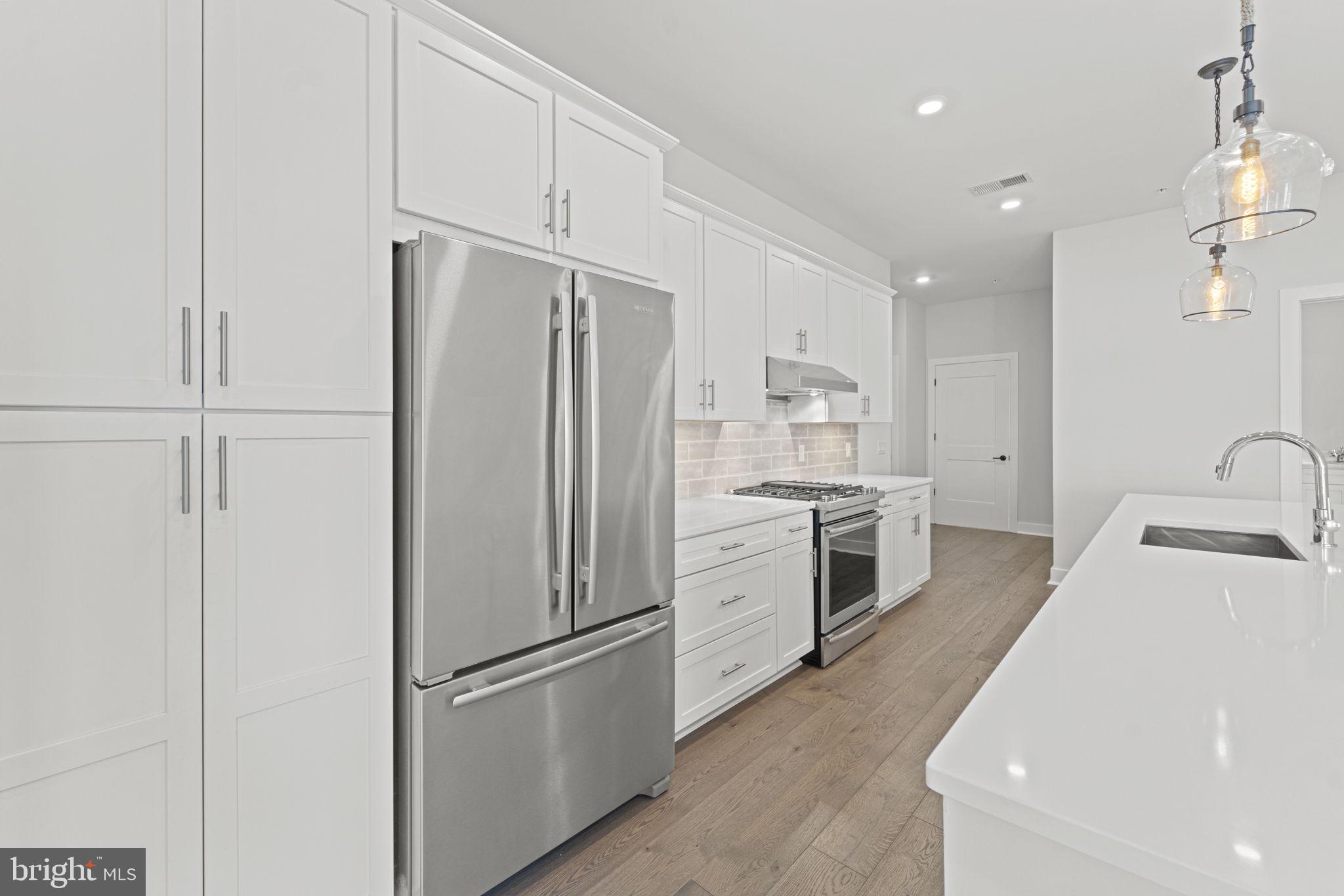 ONE LOUDOUN - Residential