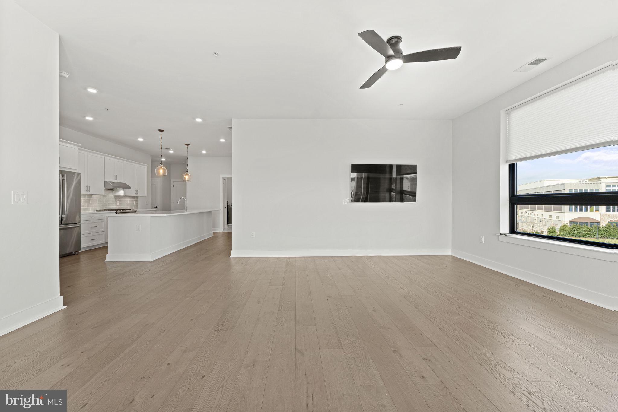 ONE LOUDOUN - Residential