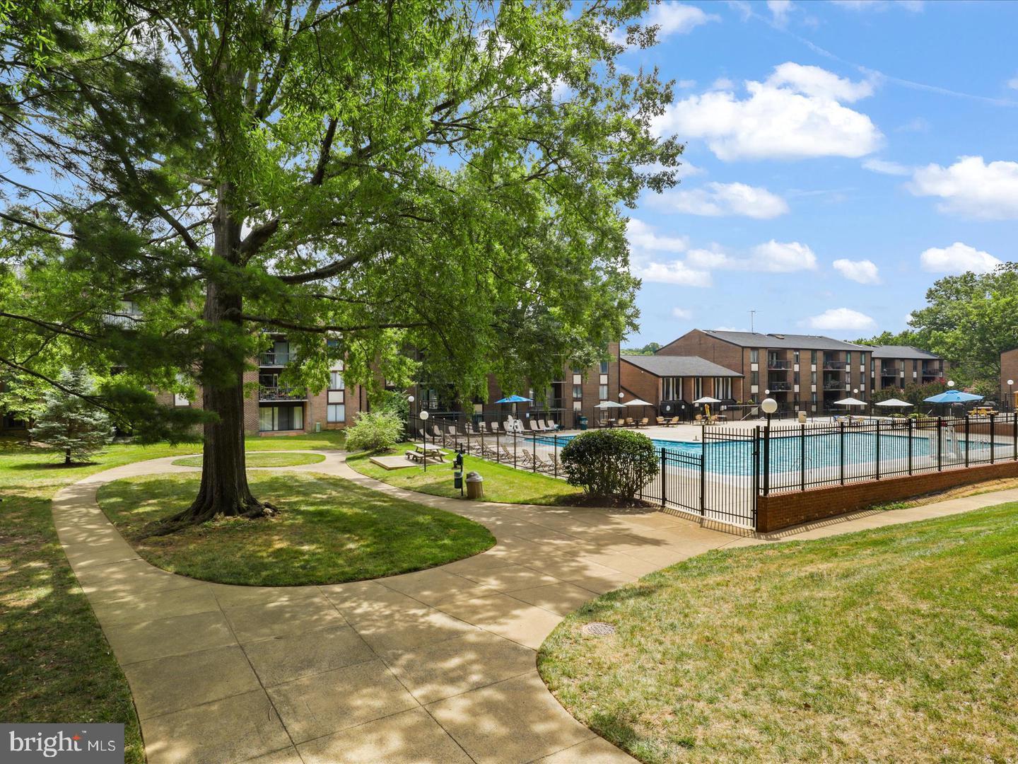 HAWTHORNE VILLAGE - Residential