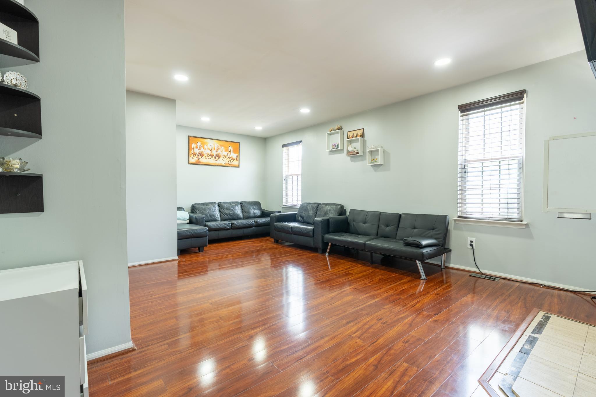 MONTGOMERY GLEN - Residential