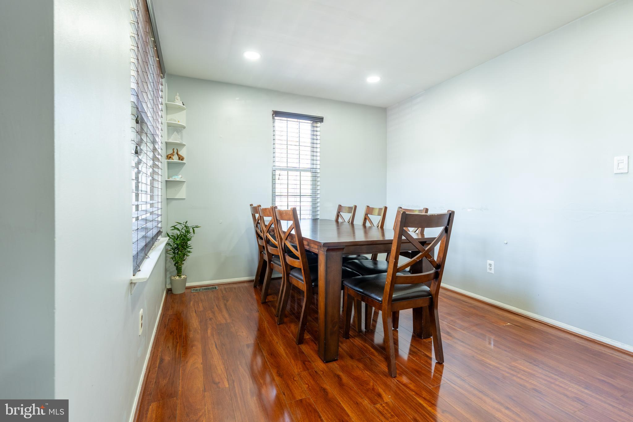 MONTGOMERY GLEN - Residential