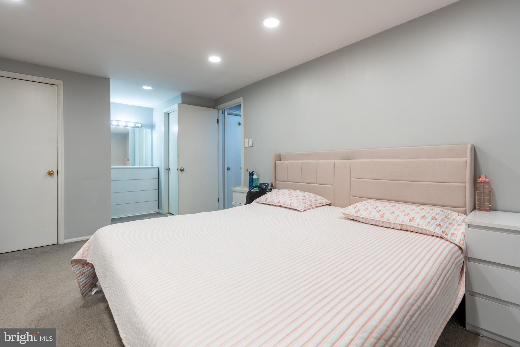 MONTGOMERY GLEN - Residential