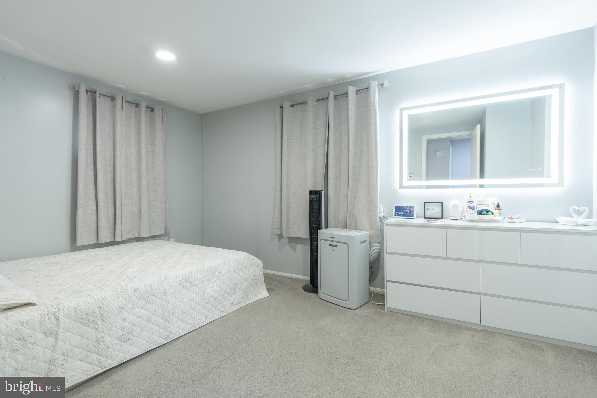 MONTGOMERY GLEN - Residential