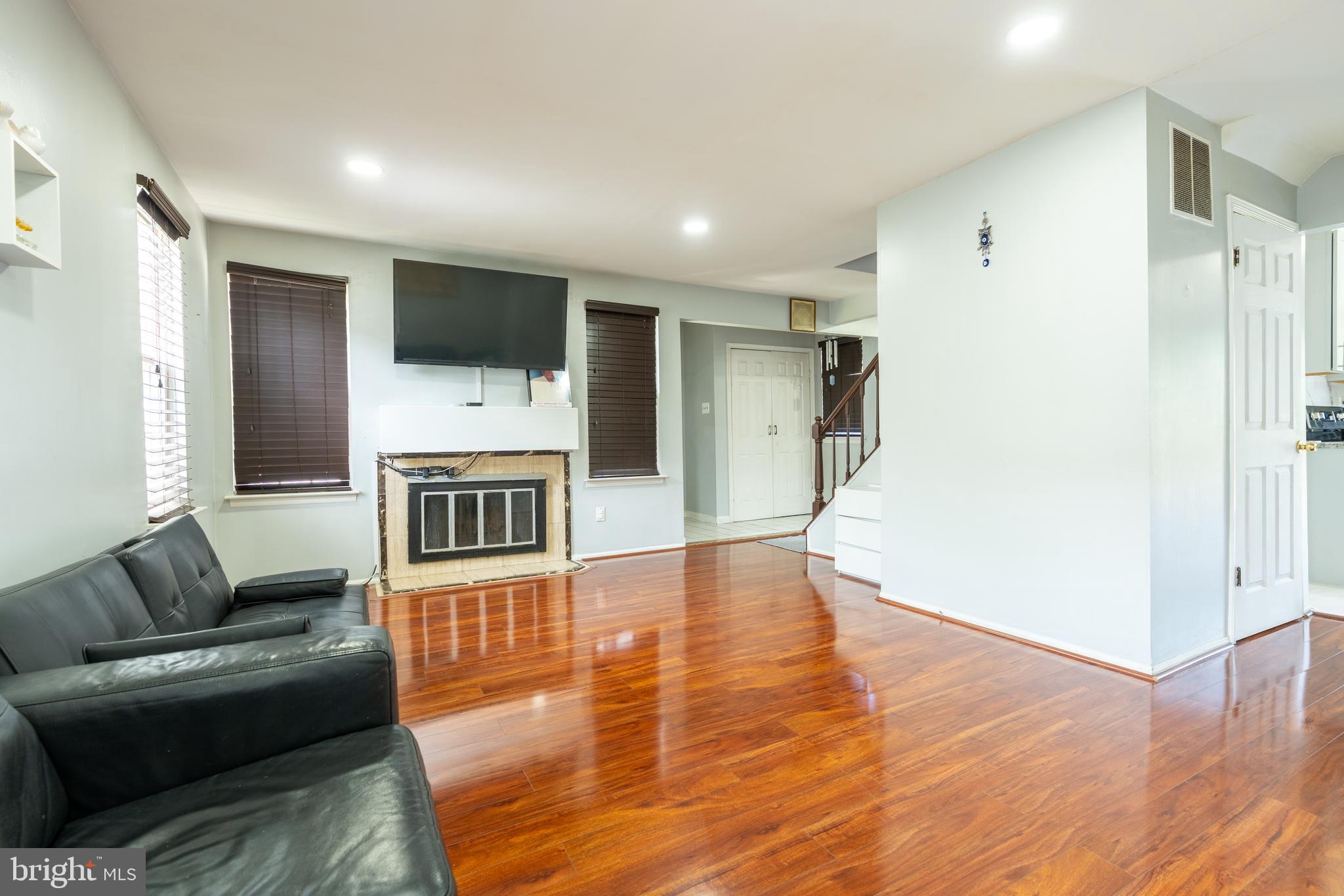 MONTGOMERY GLEN - Residential