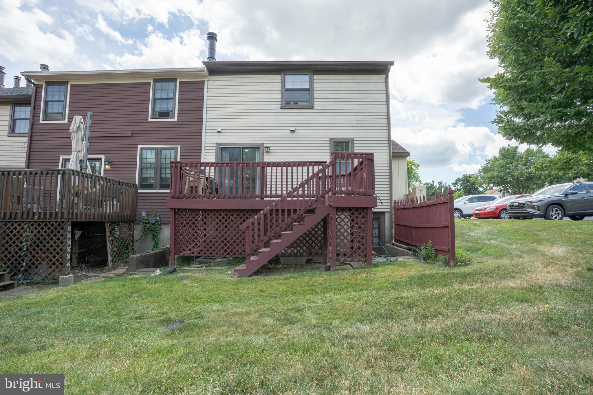 MONTGOMERY GLEN - Residential
