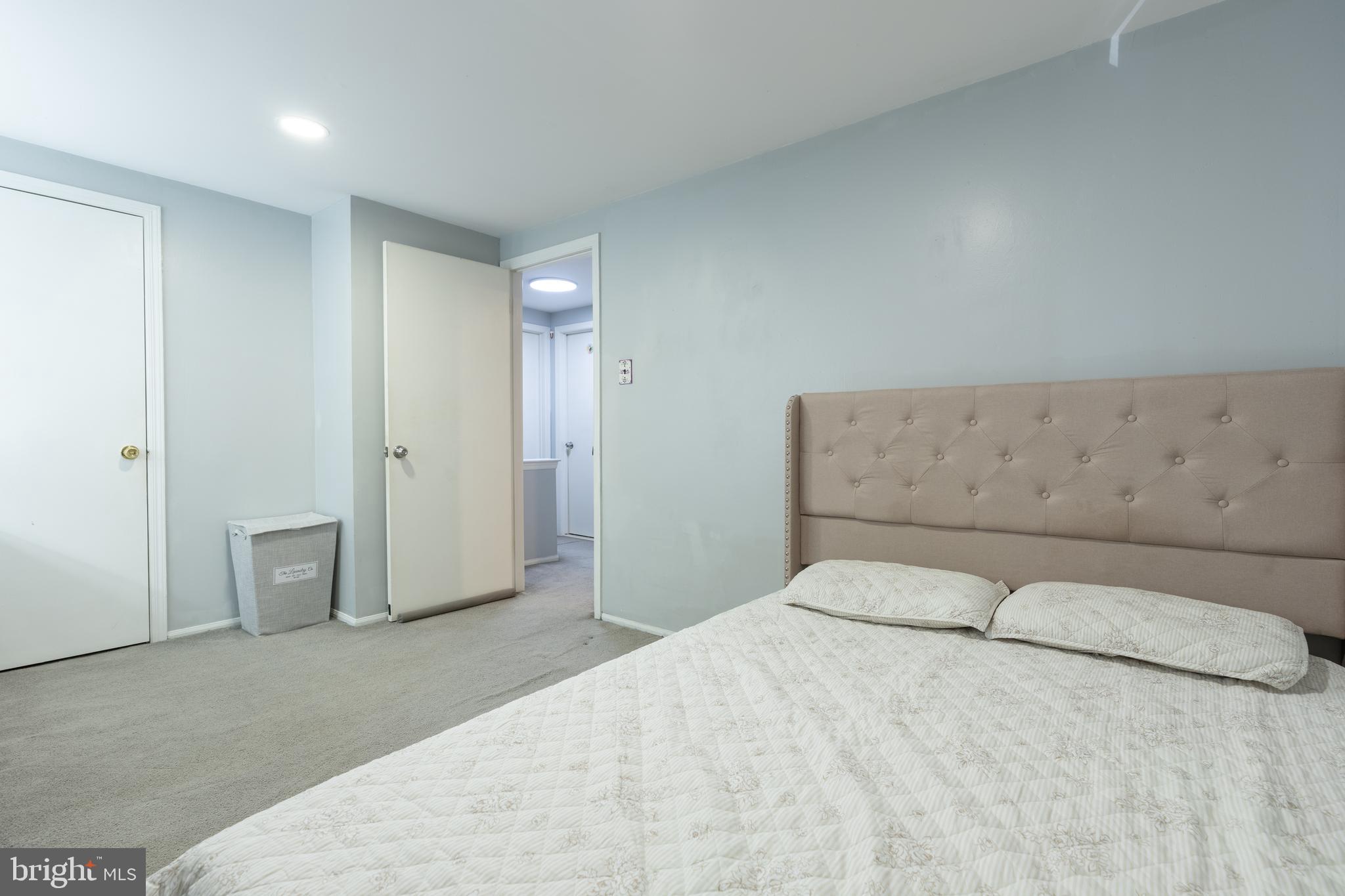 MONTGOMERY GLEN - Residential