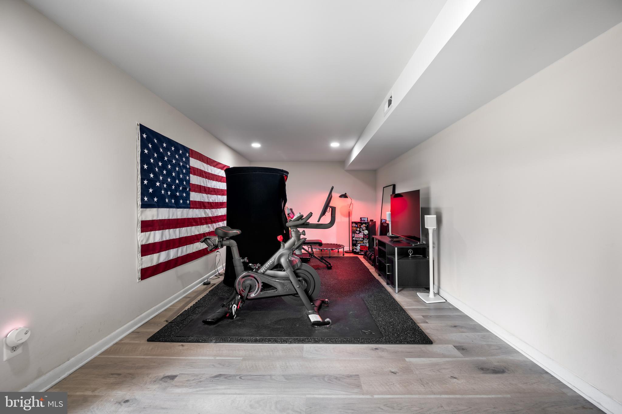 FOX CHASE - Residential