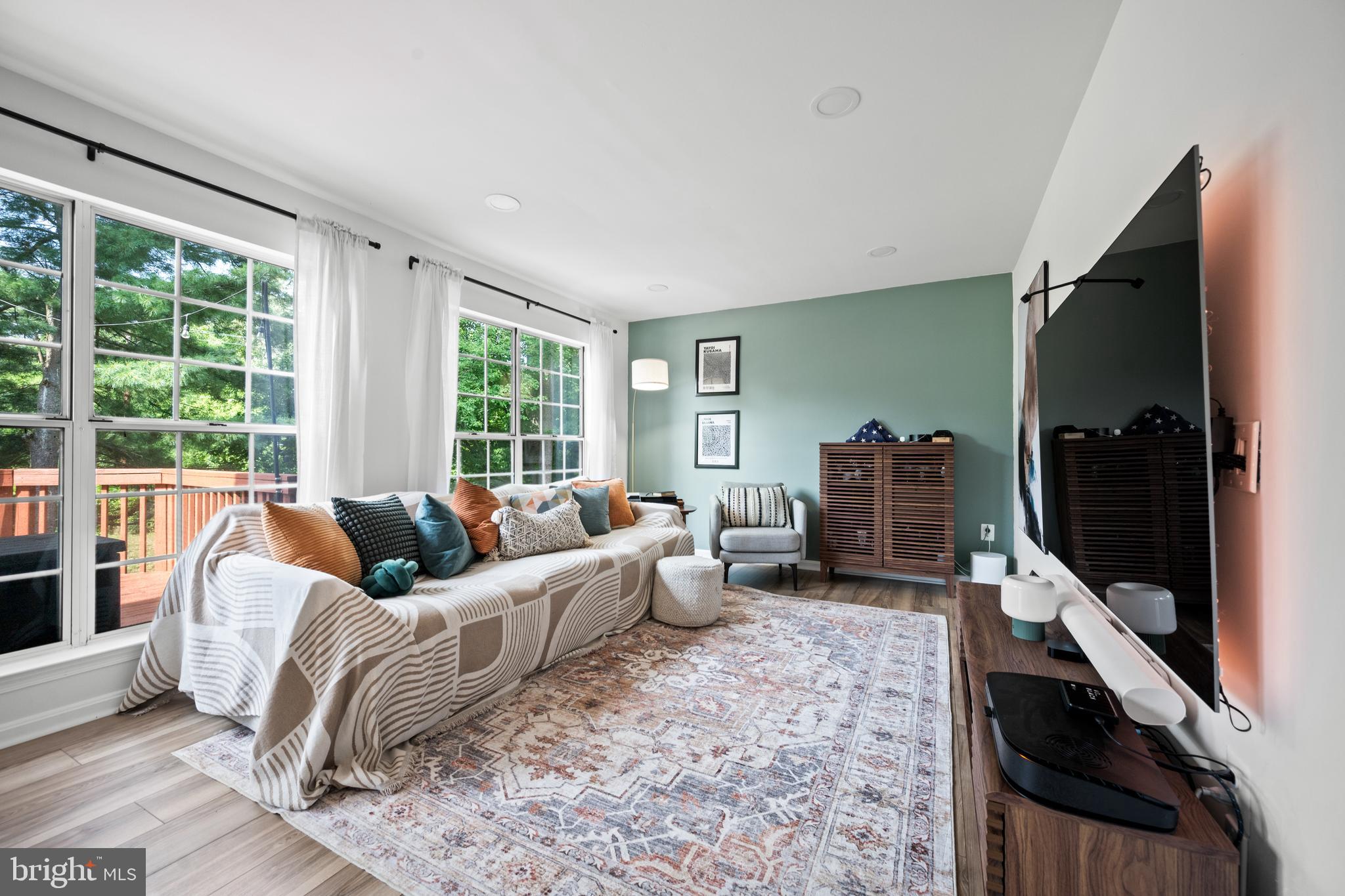 FOX CHASE - Residential