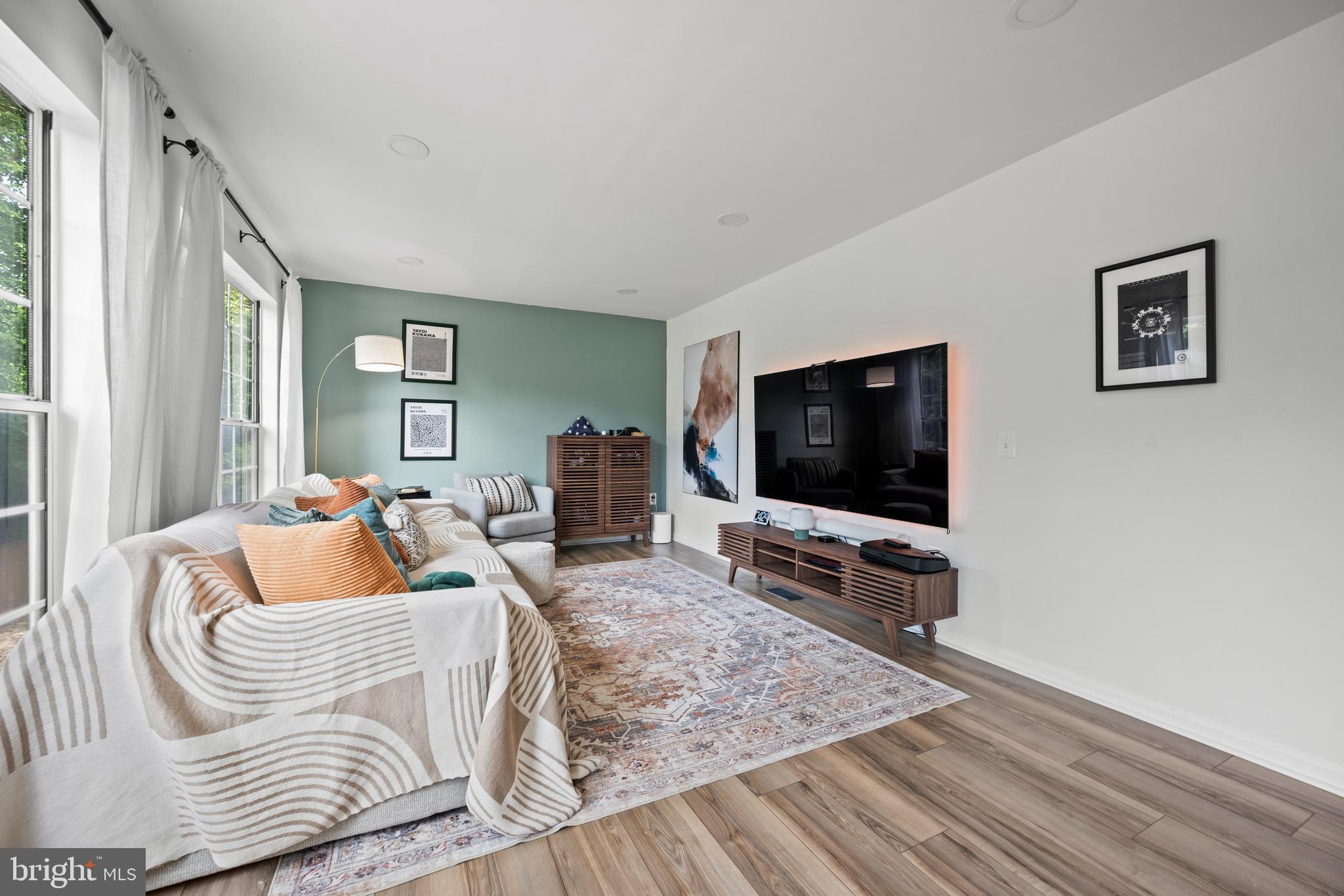 FOX CHASE - Residential