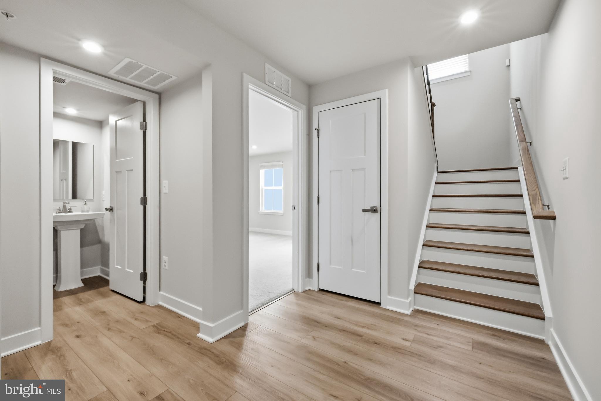 WELLINGTON FARMS - Residential