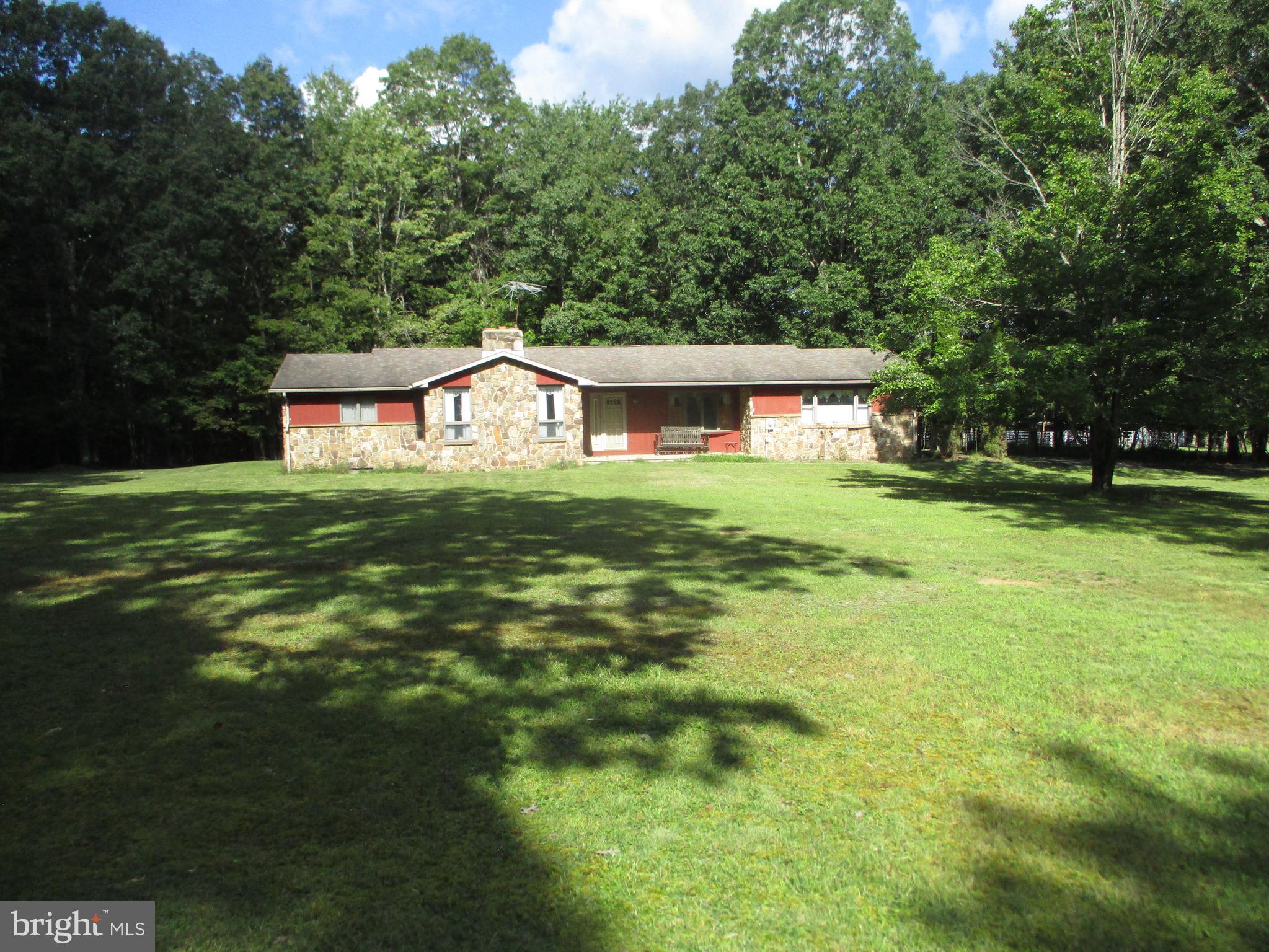 3BR. 2 BA. RANCHER ON 3.04 LEVEL WOODED ACRES. OAK HARDWOOD FLOORS, KNOTTY PINE WAINSCOATING. ATTACHED 2 CAR GARAGE W/PAVED DRIVE. CONVENIENT TO ALL GARRETT COUNTY RECREATIOAL ACTIVITIES. WELL MAINTAINED.