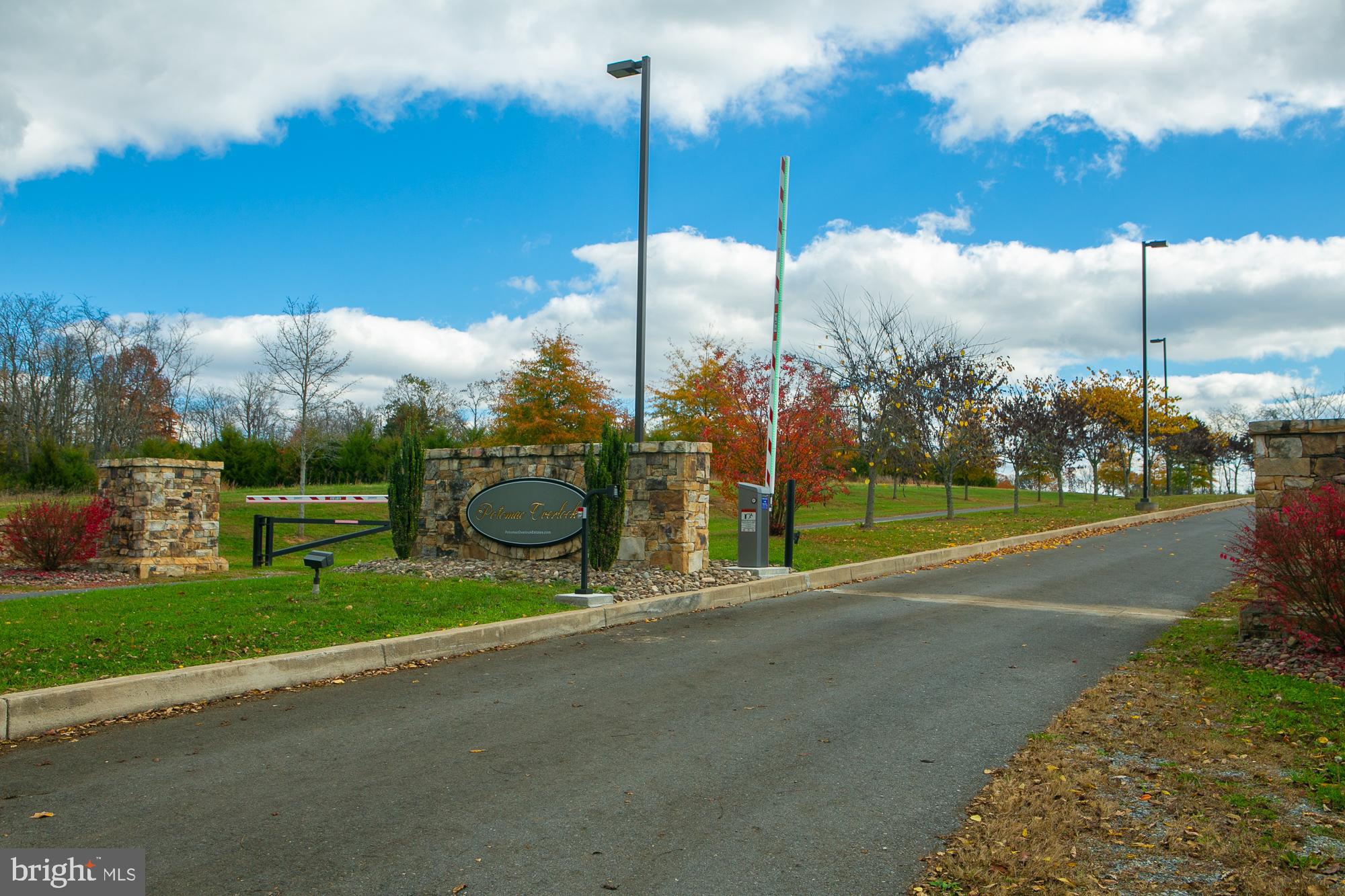 POTOMAC OVERLOOK ESTATES - Land