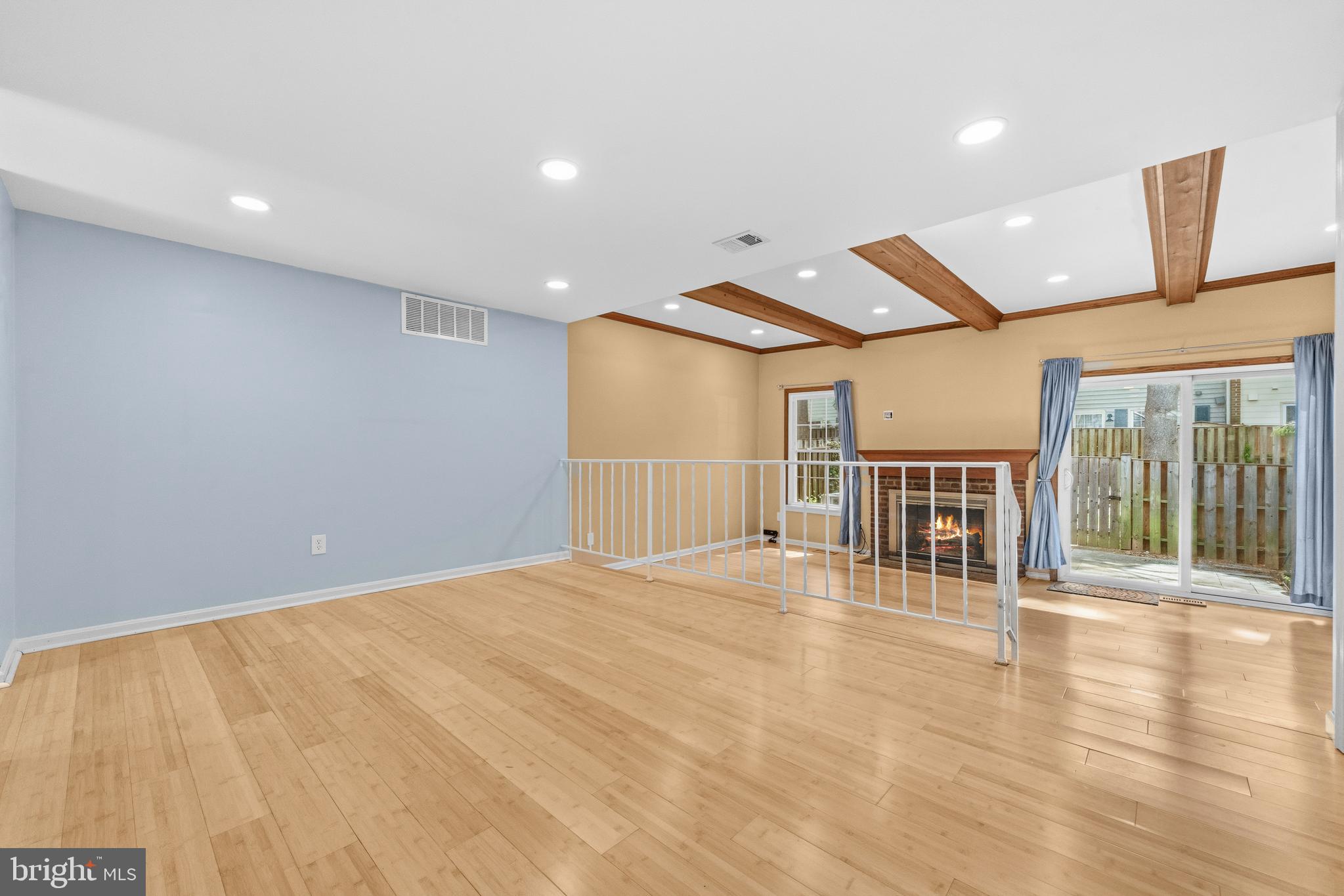SHADOW OAK - Residential