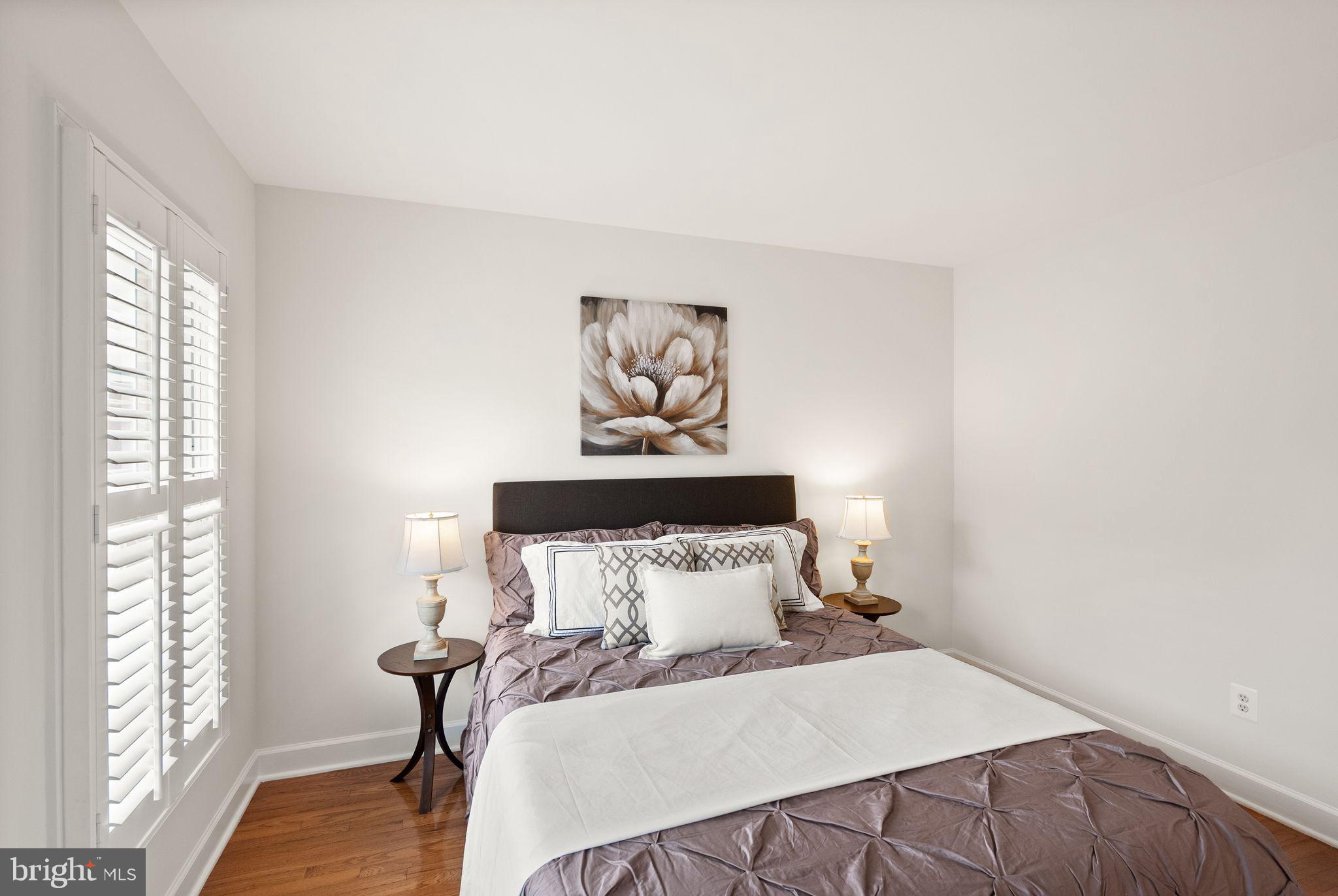 STONEGATE - Residential
