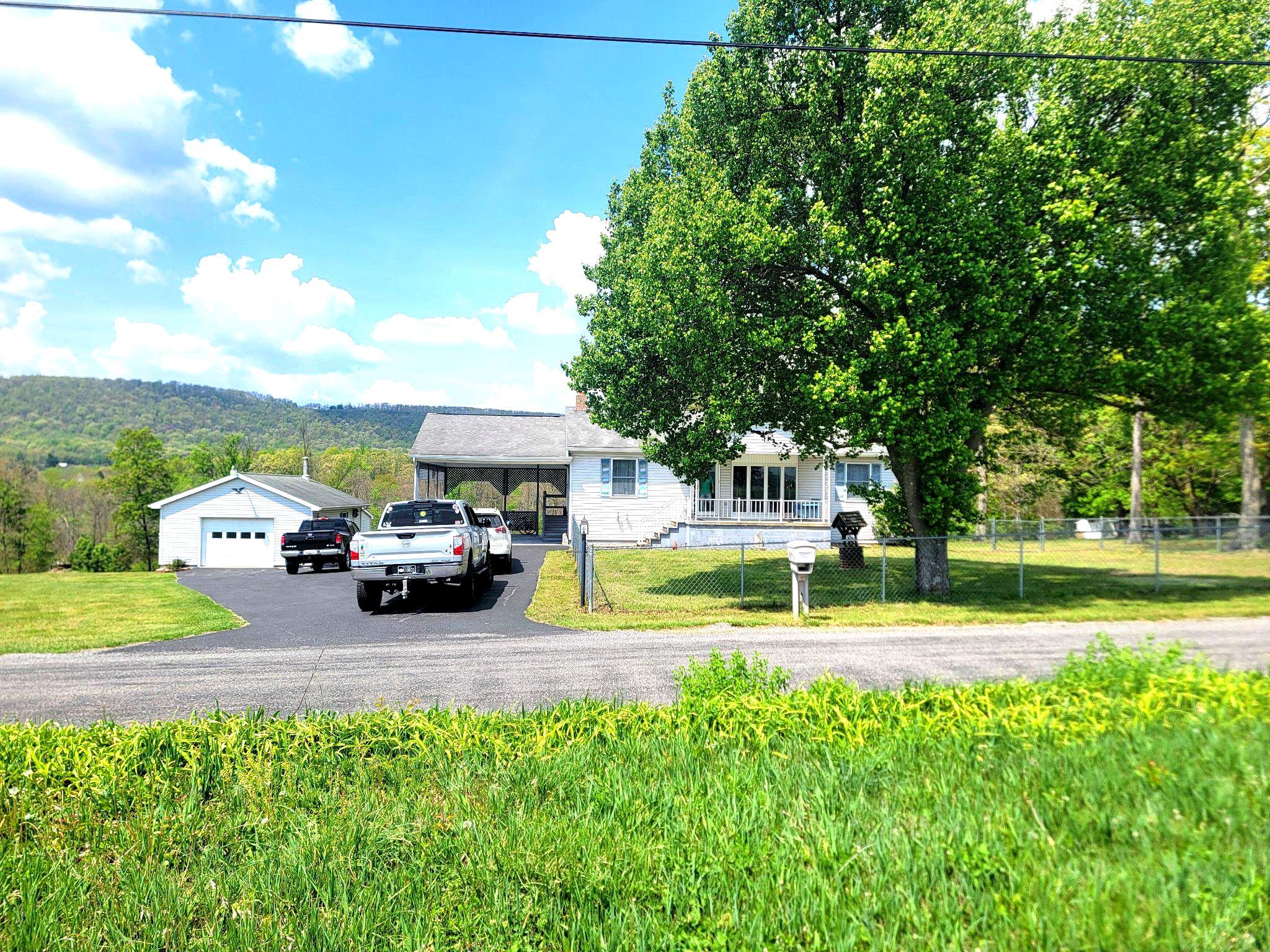 BOTANY WOODS - Residential