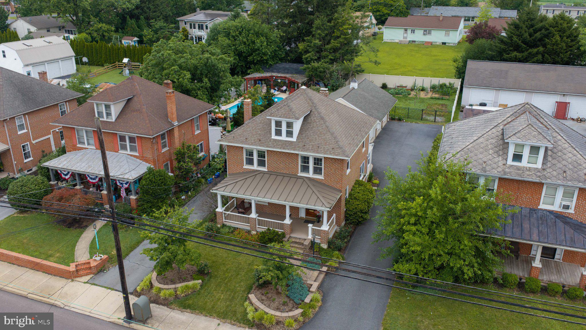 NEW HOLLAND BOROUGH - Residential