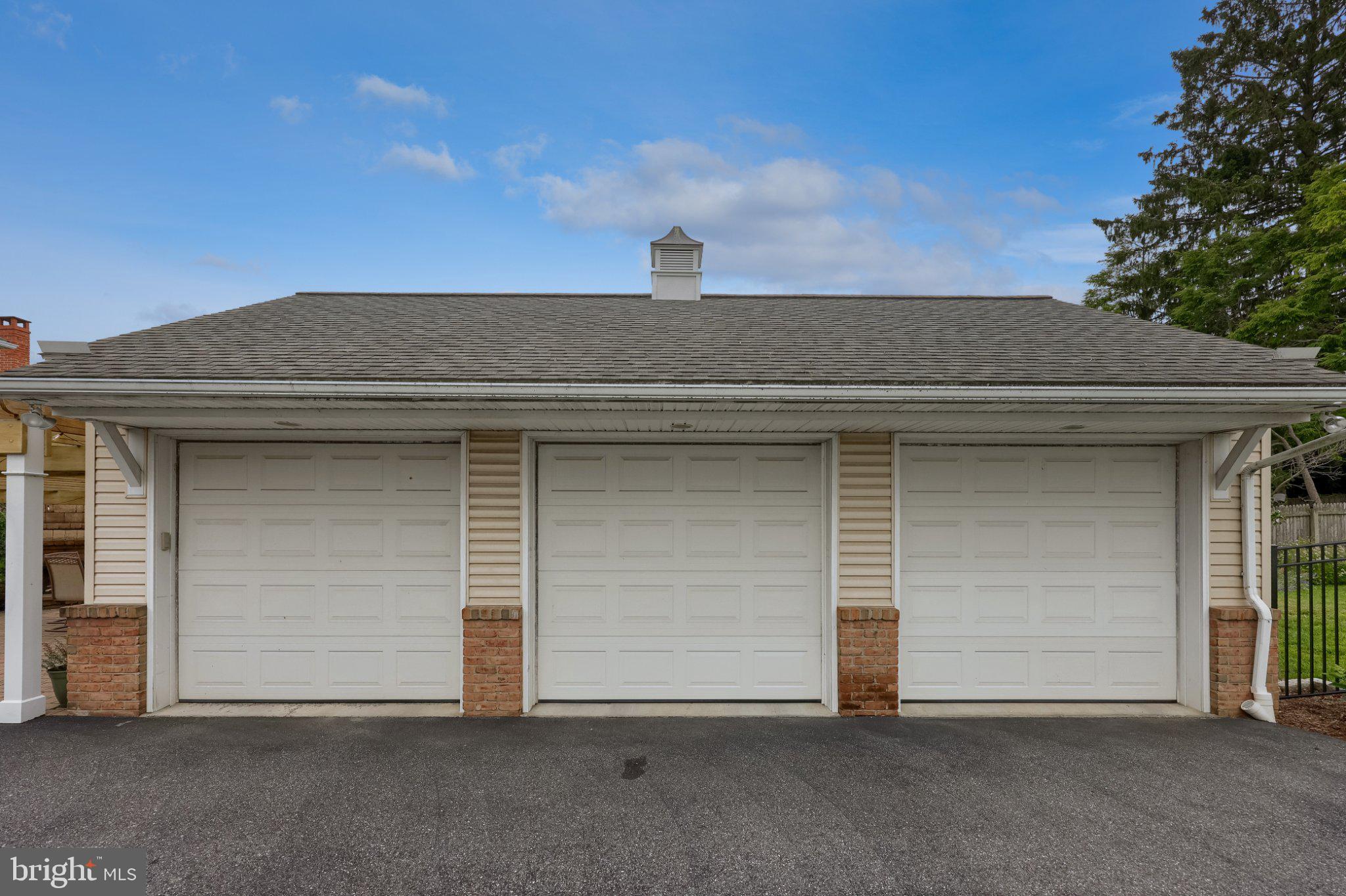 NEW HOLLAND BOROUGH - Residential