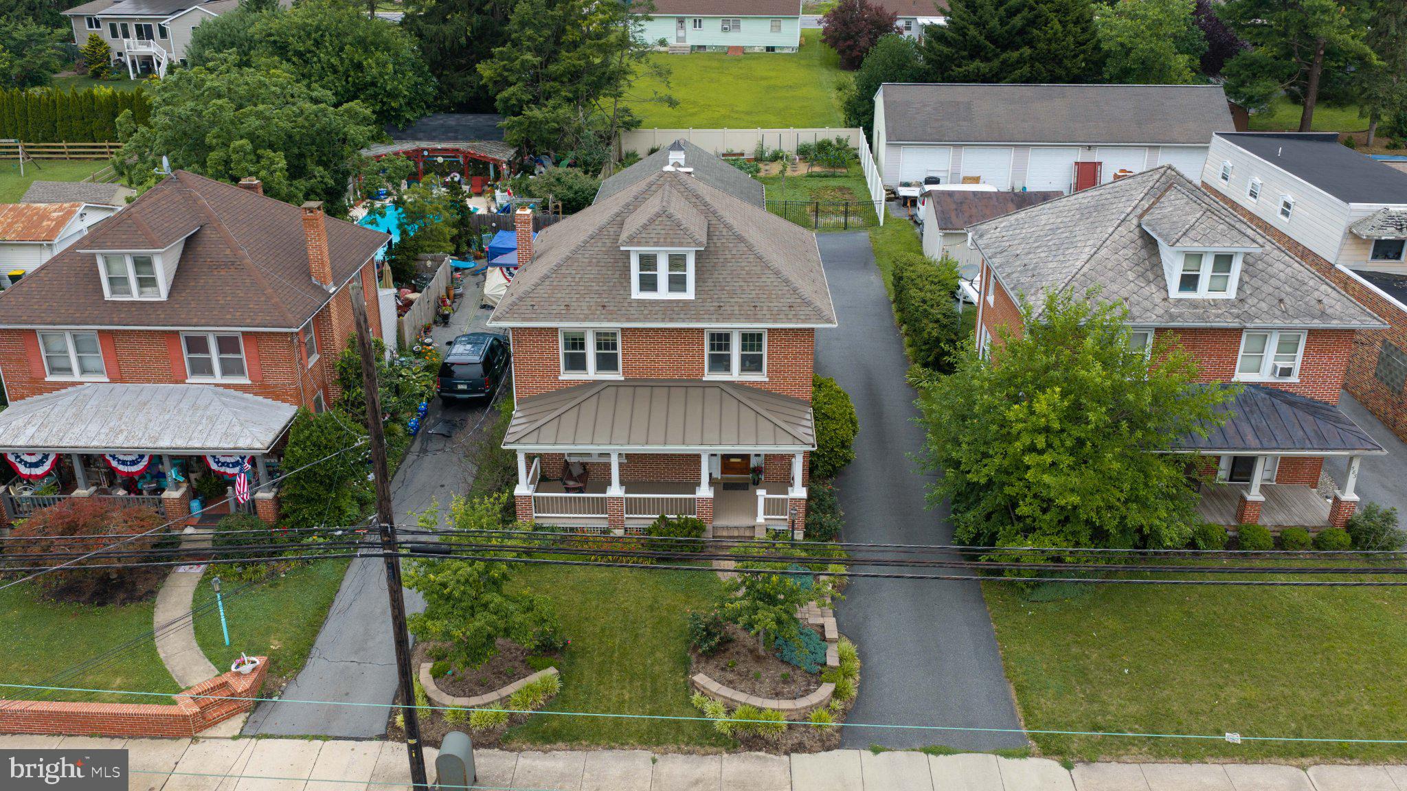 NEW HOLLAND BOROUGH - Residential