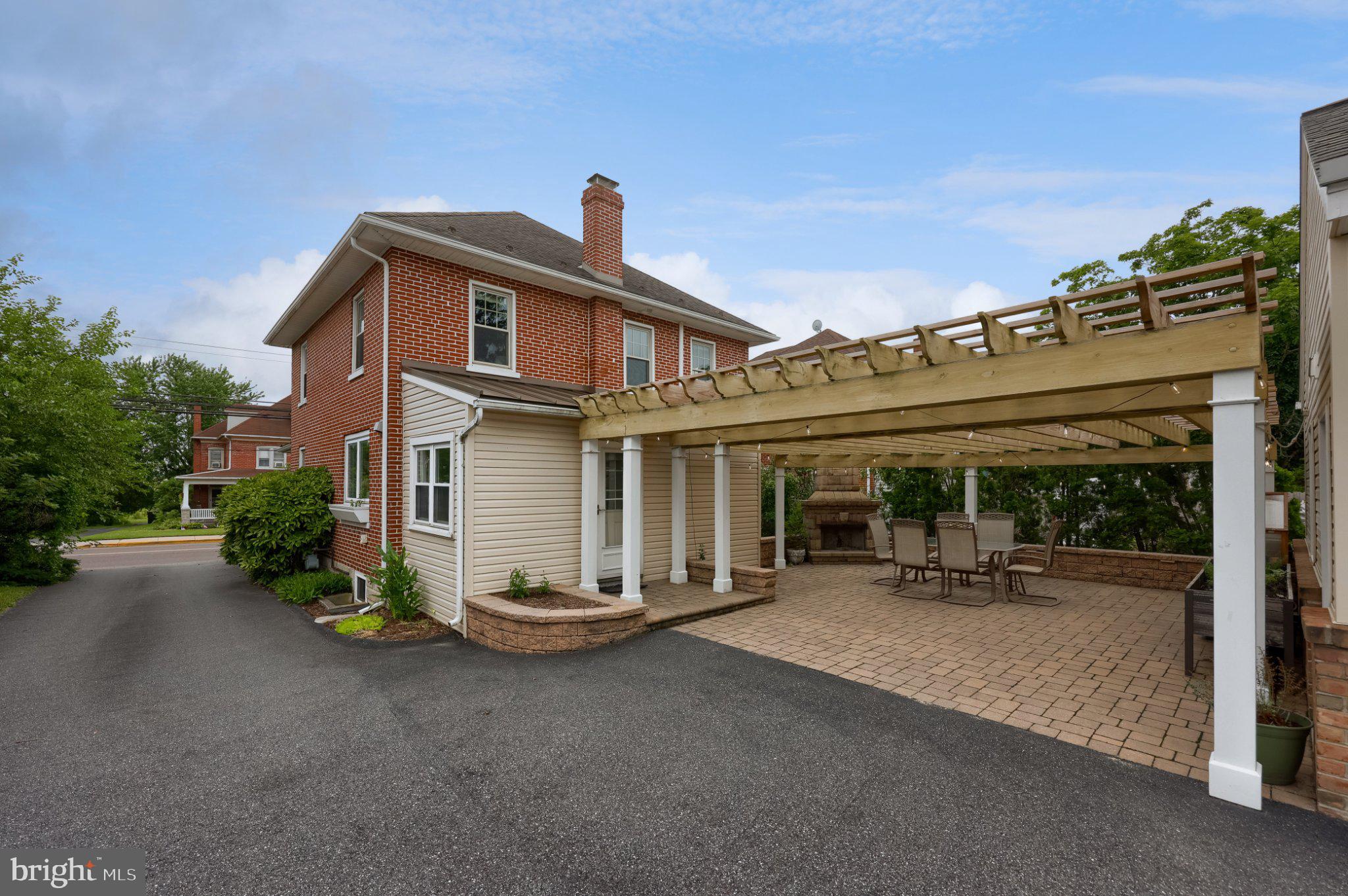 NEW HOLLAND BOROUGH - Residential