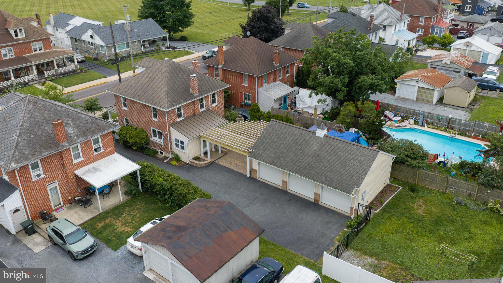 NEW HOLLAND BOROUGH - Residential