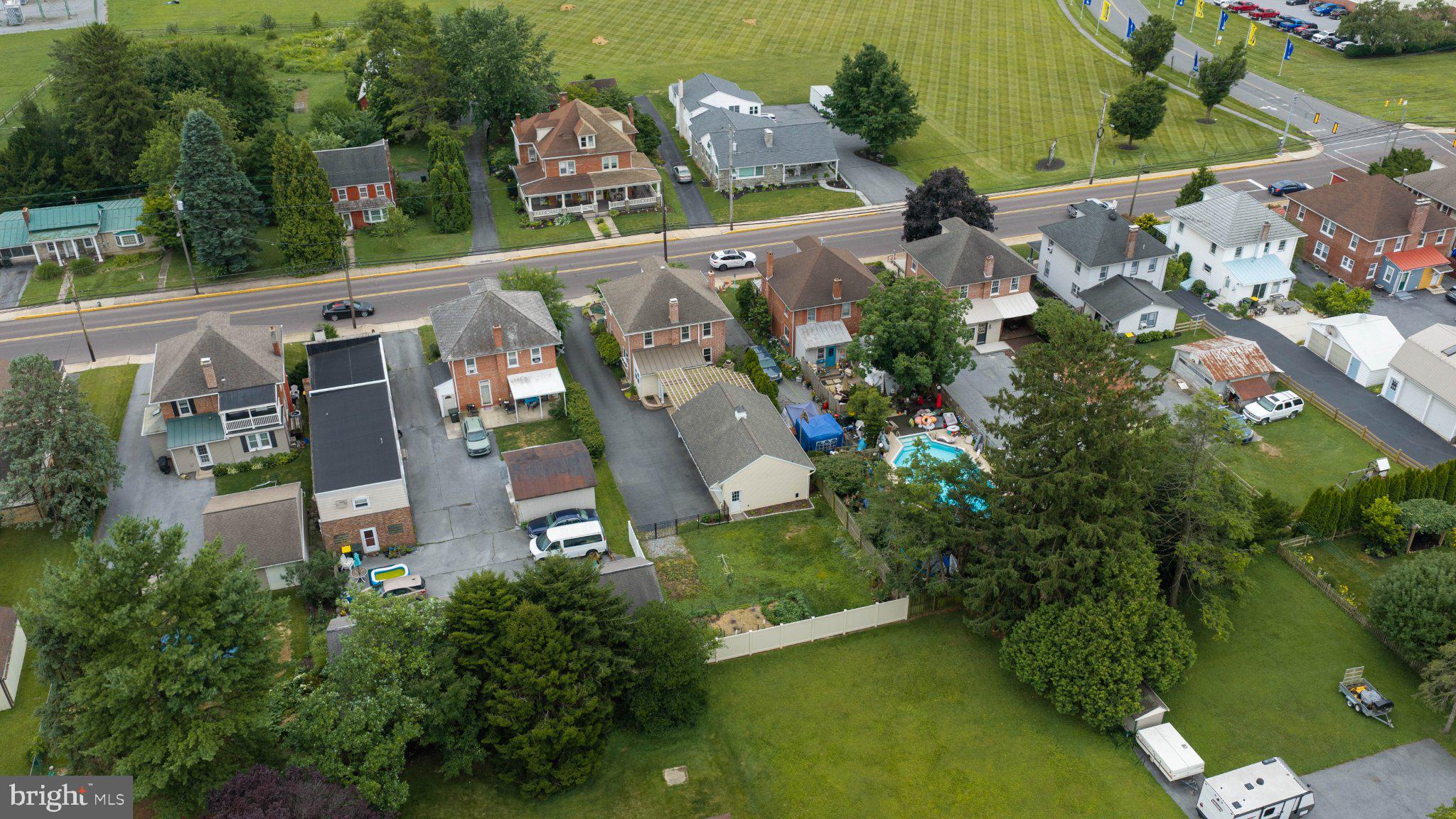 NEW HOLLAND BOROUGH - Residential