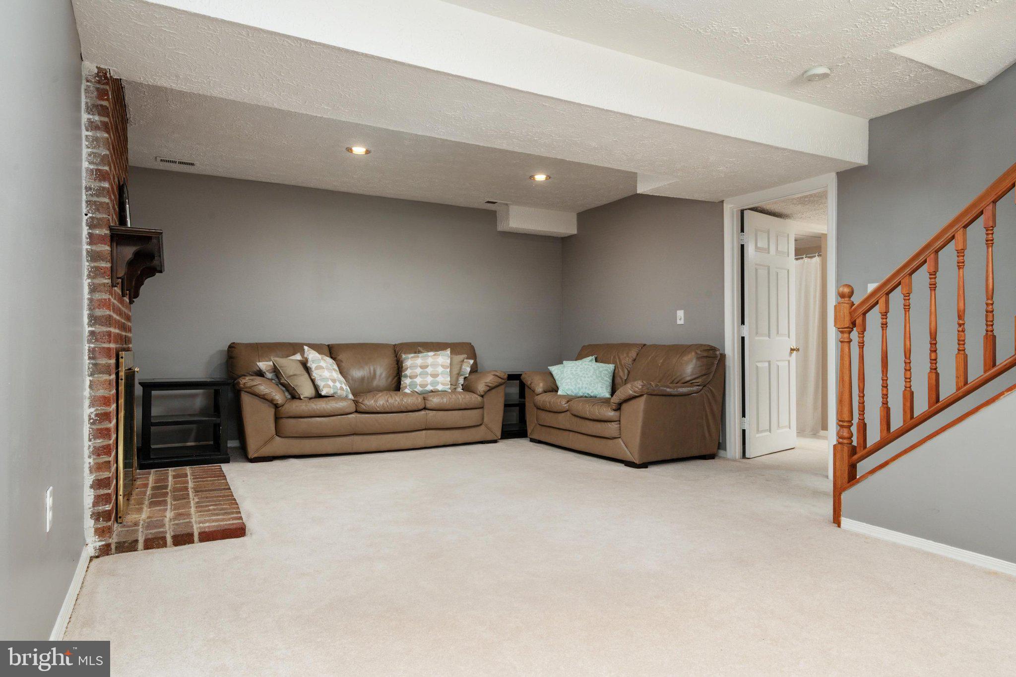 MAPLE GLEN ESTATES - Residential