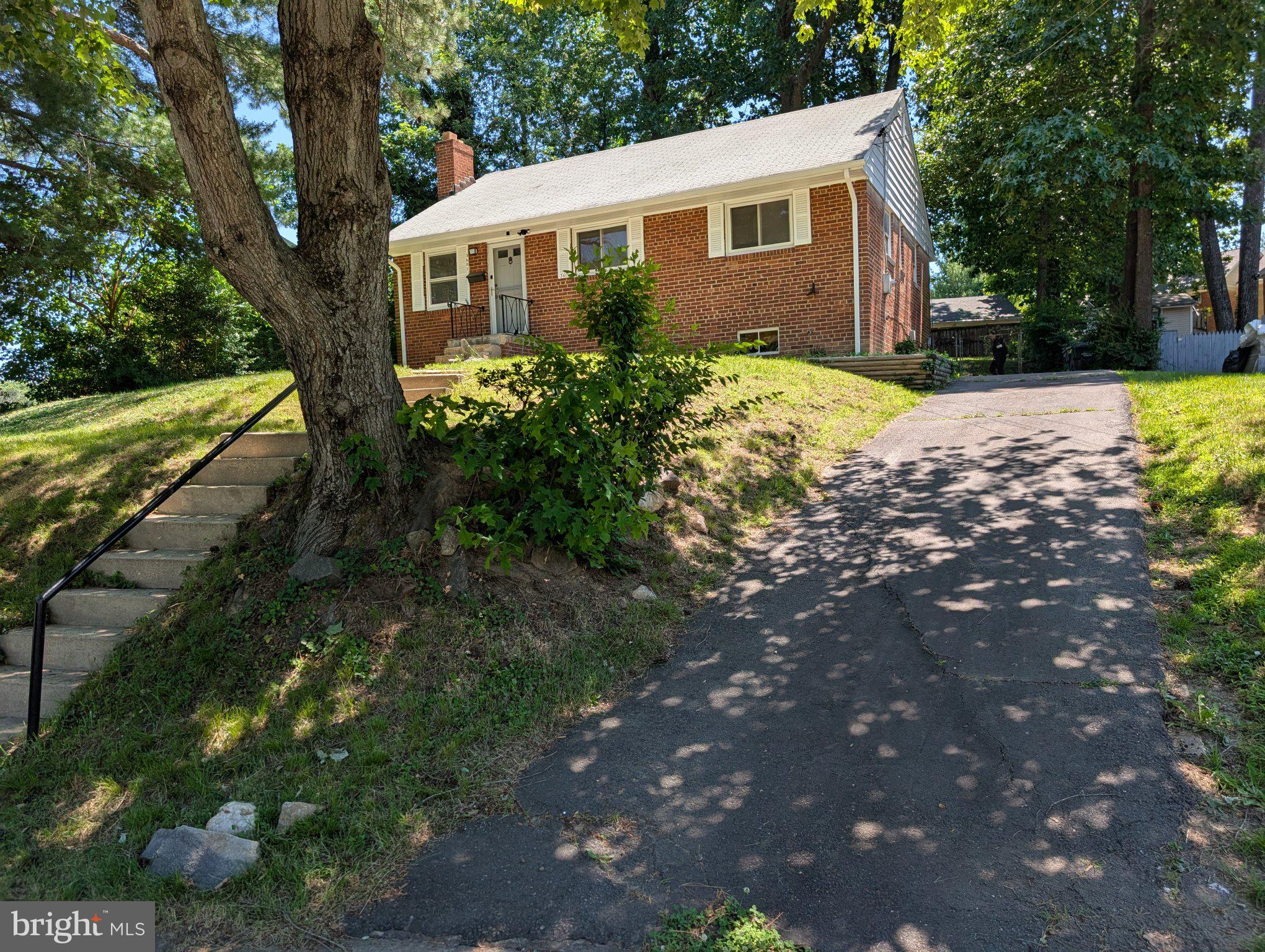 BROYHILL CREST - Residential