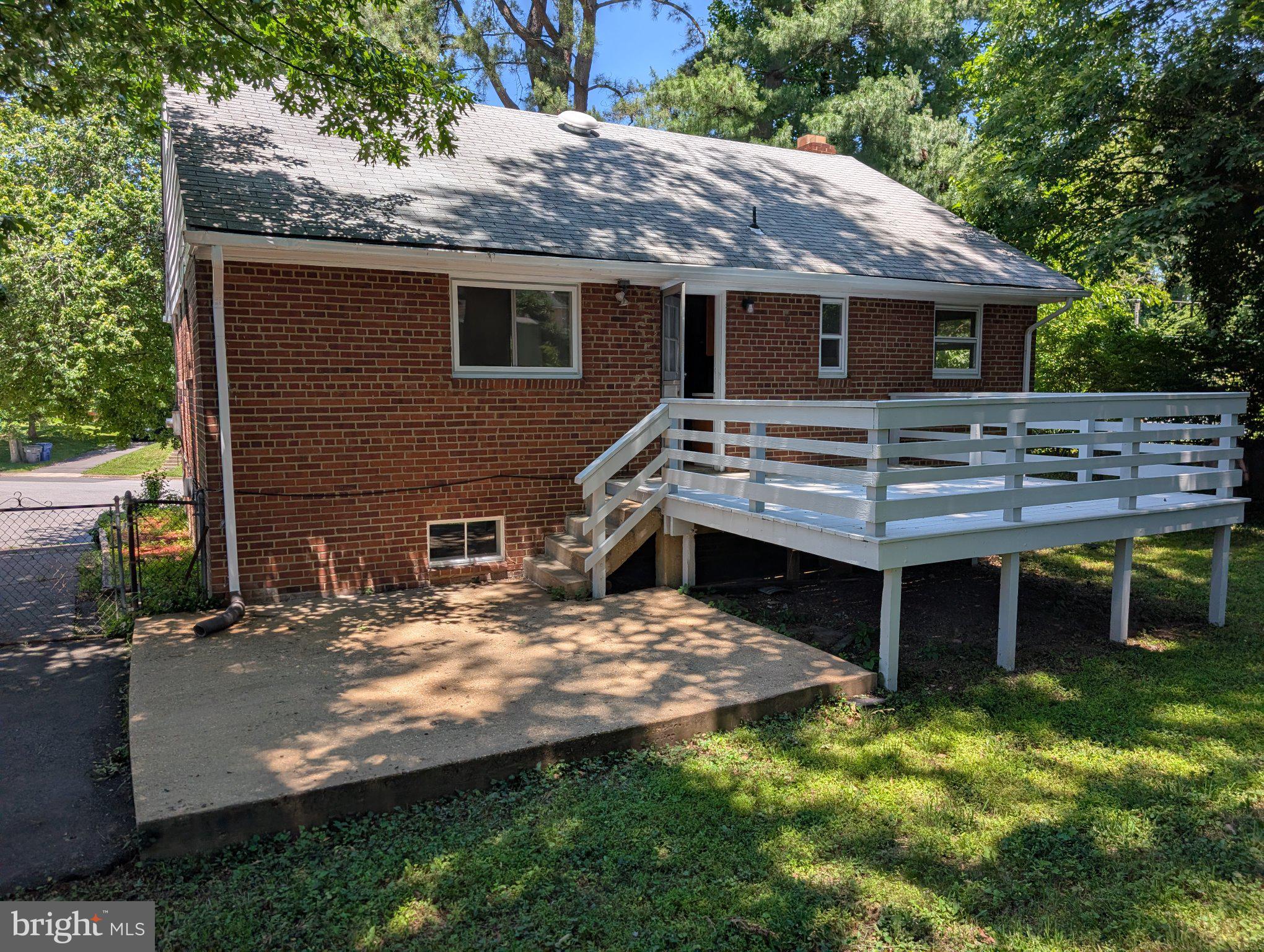 BROYHILL CREST - Residential
