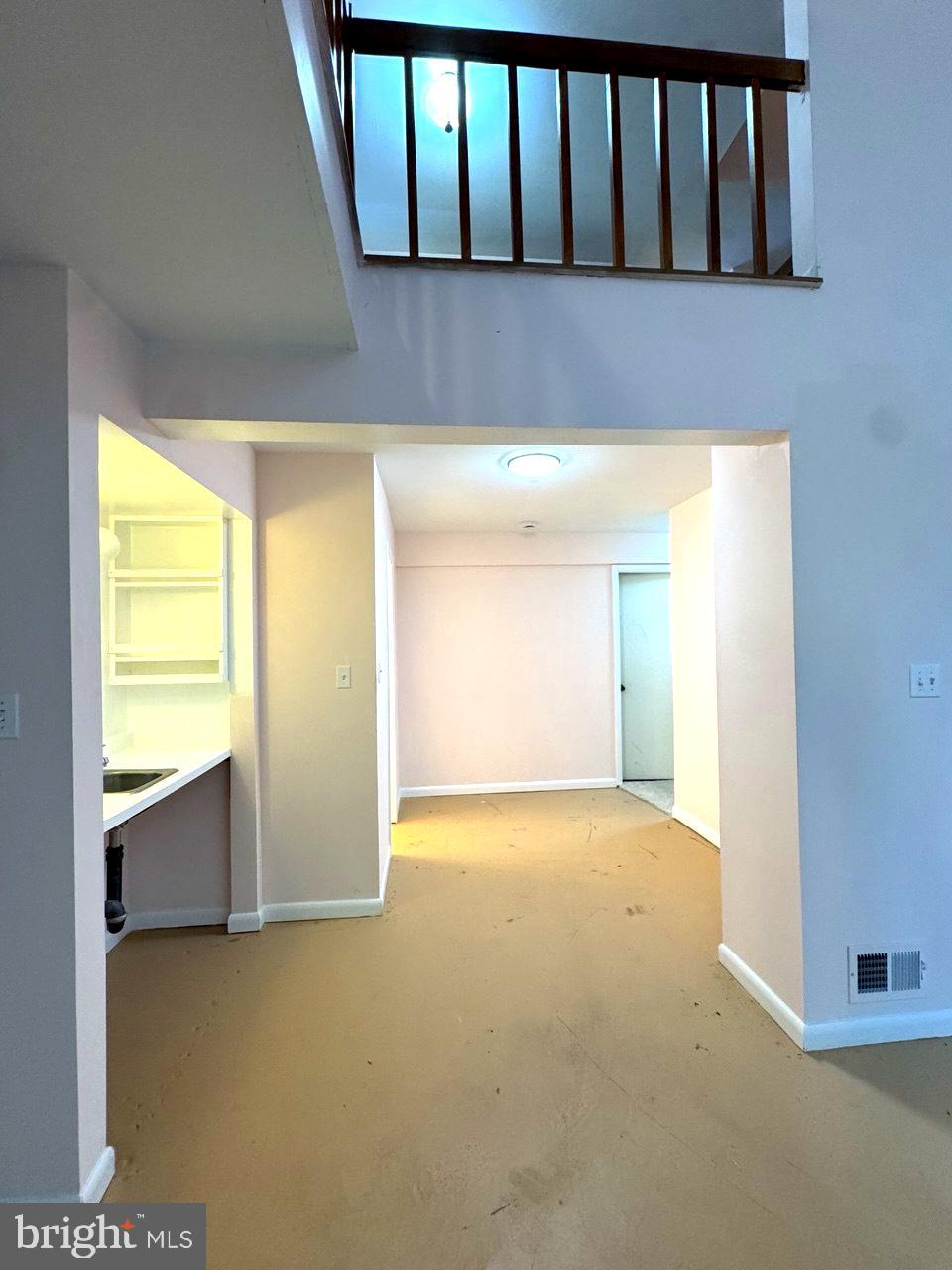 COUNTRY RD TOWNHOUSES - Residential