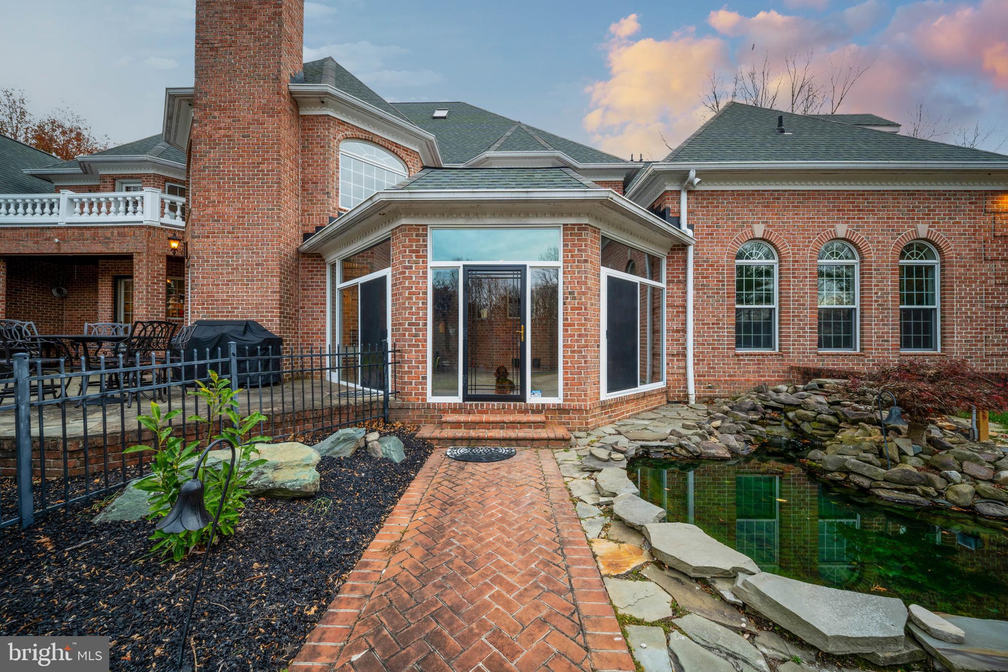 BROOKFIELD - Residential