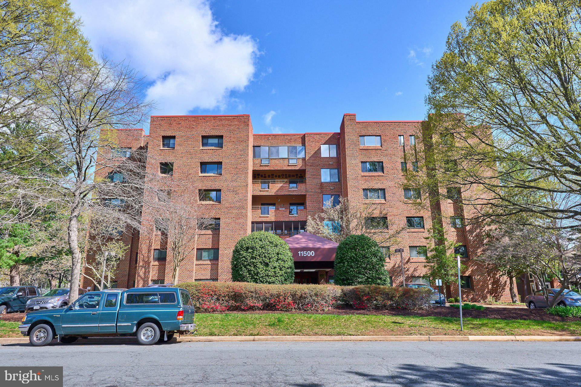 WATERFORD SQUARE - Residential