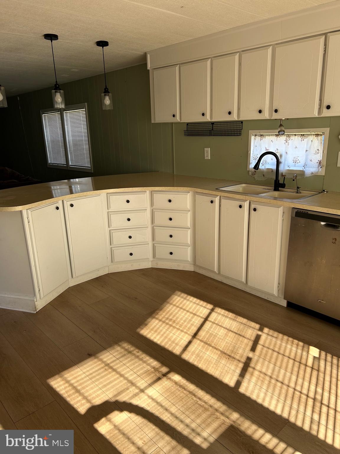 WOODBRIDGE CENTER - Residential