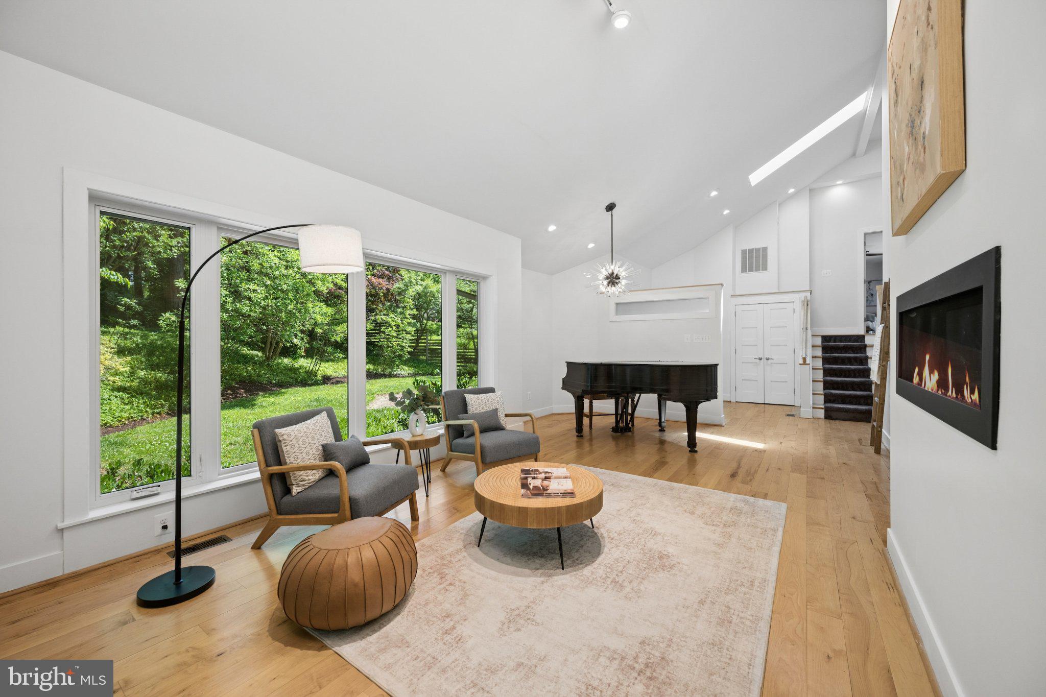 WORTHINGTON HILLSIDE II - Residential