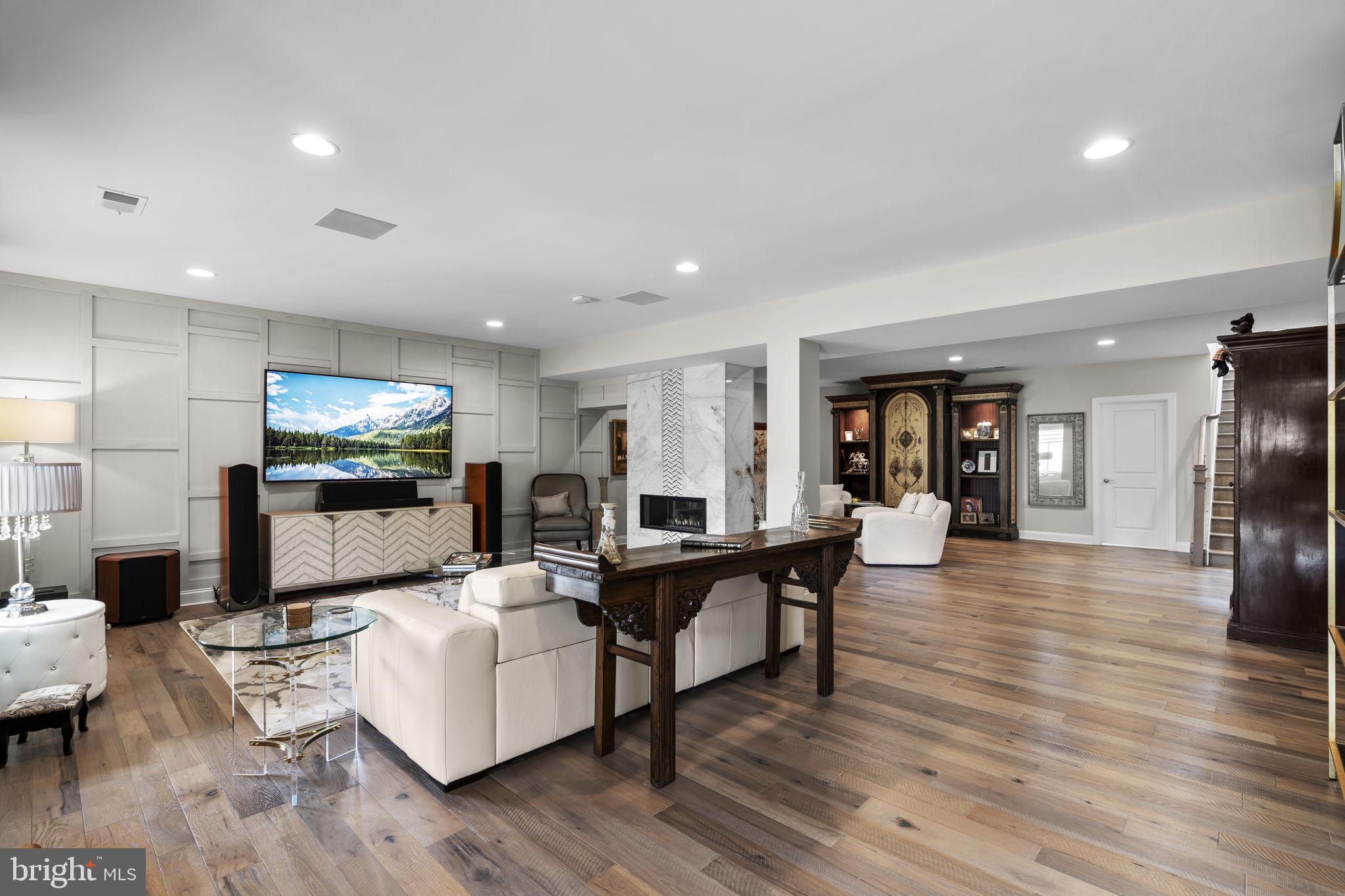 SHENANDOAH, LAKE FREDERICK - Residential