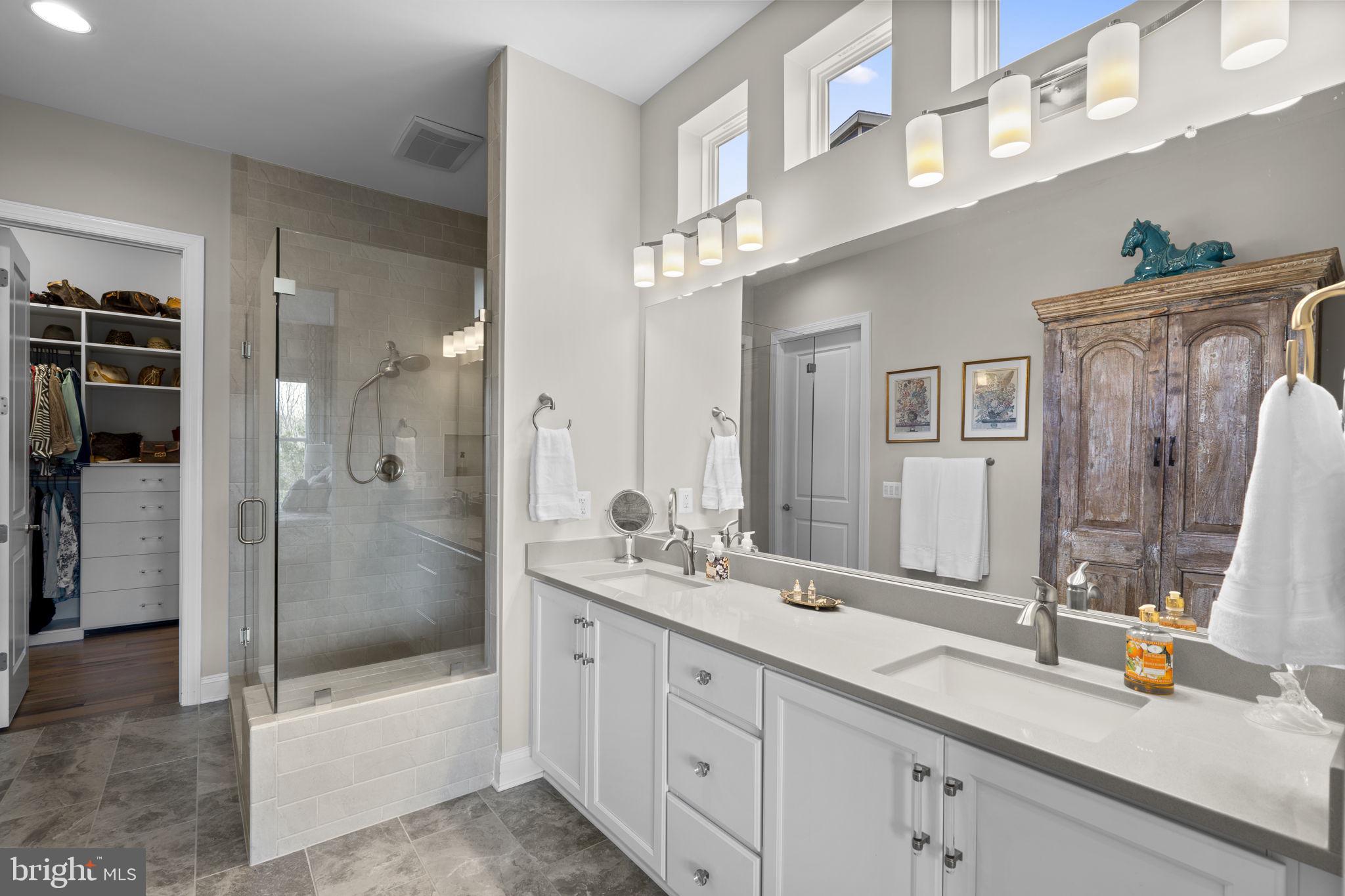 SHENANDOAH, LAKE FREDERICK - Residential