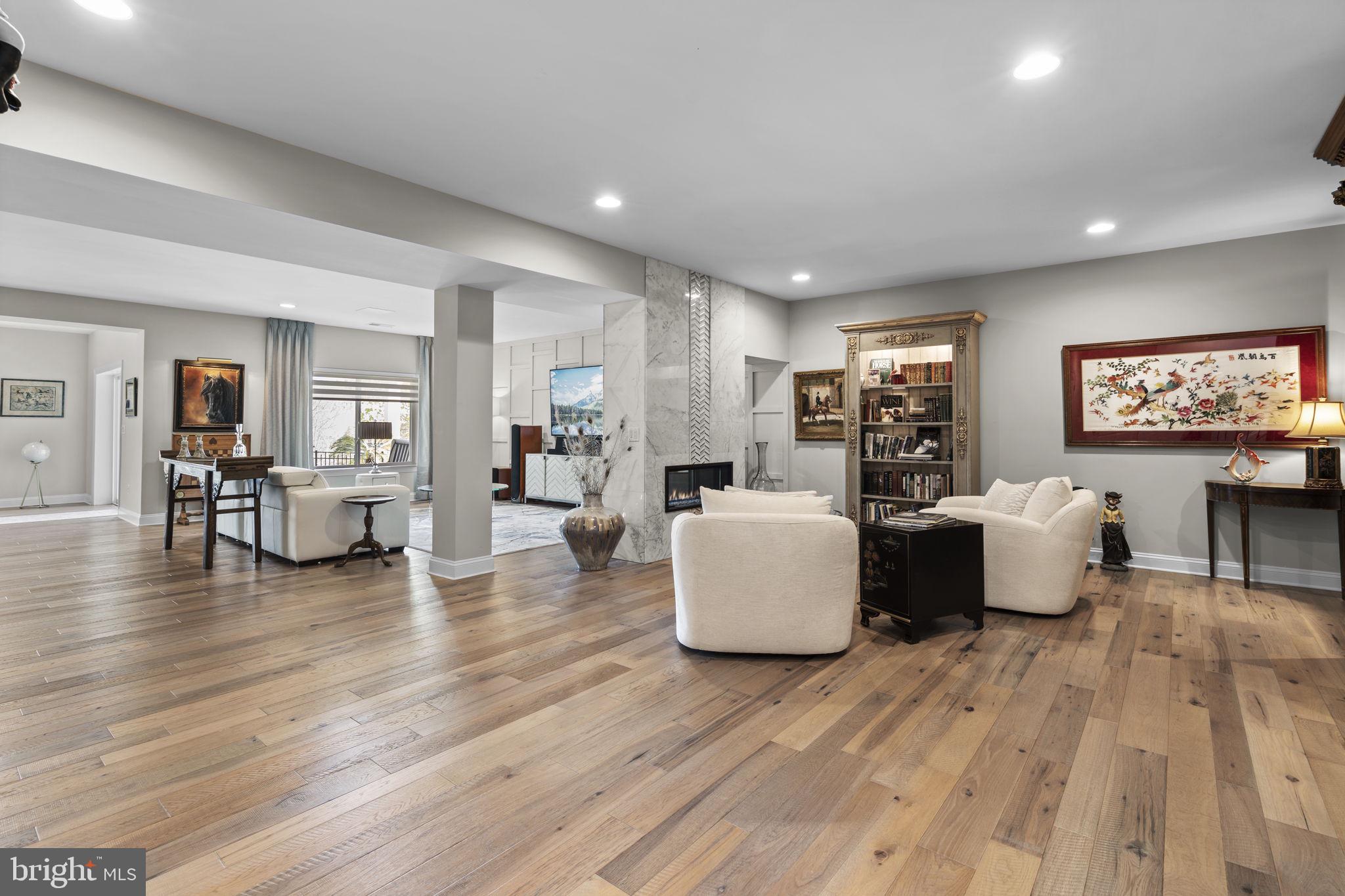 SHENANDOAH, LAKE FREDERICK - Residential