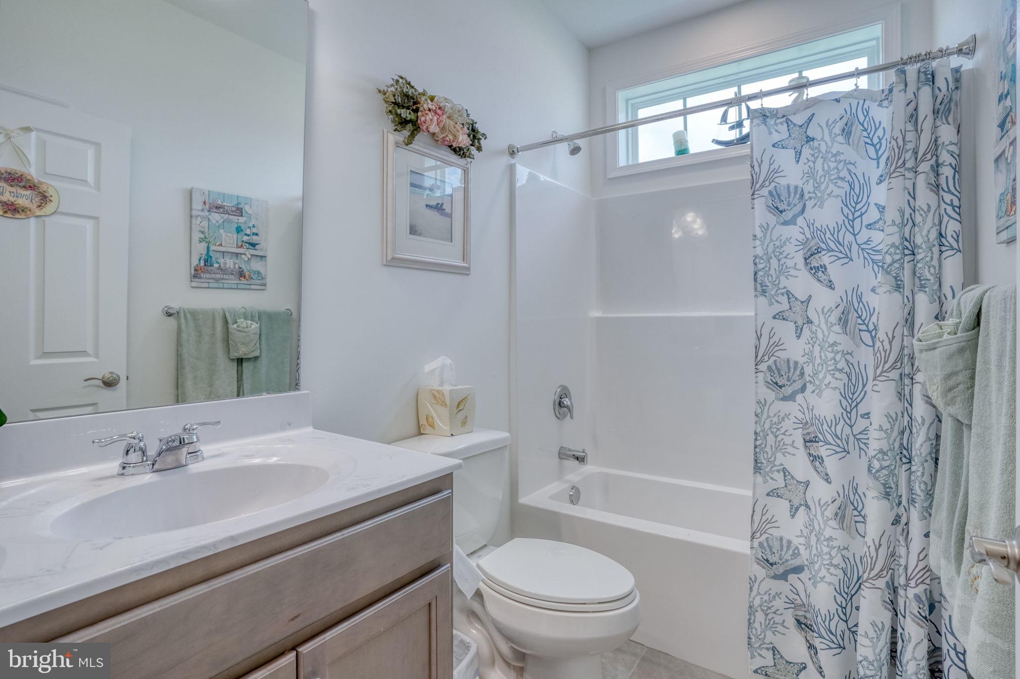 LIGHTSHIP COVE - Residential
