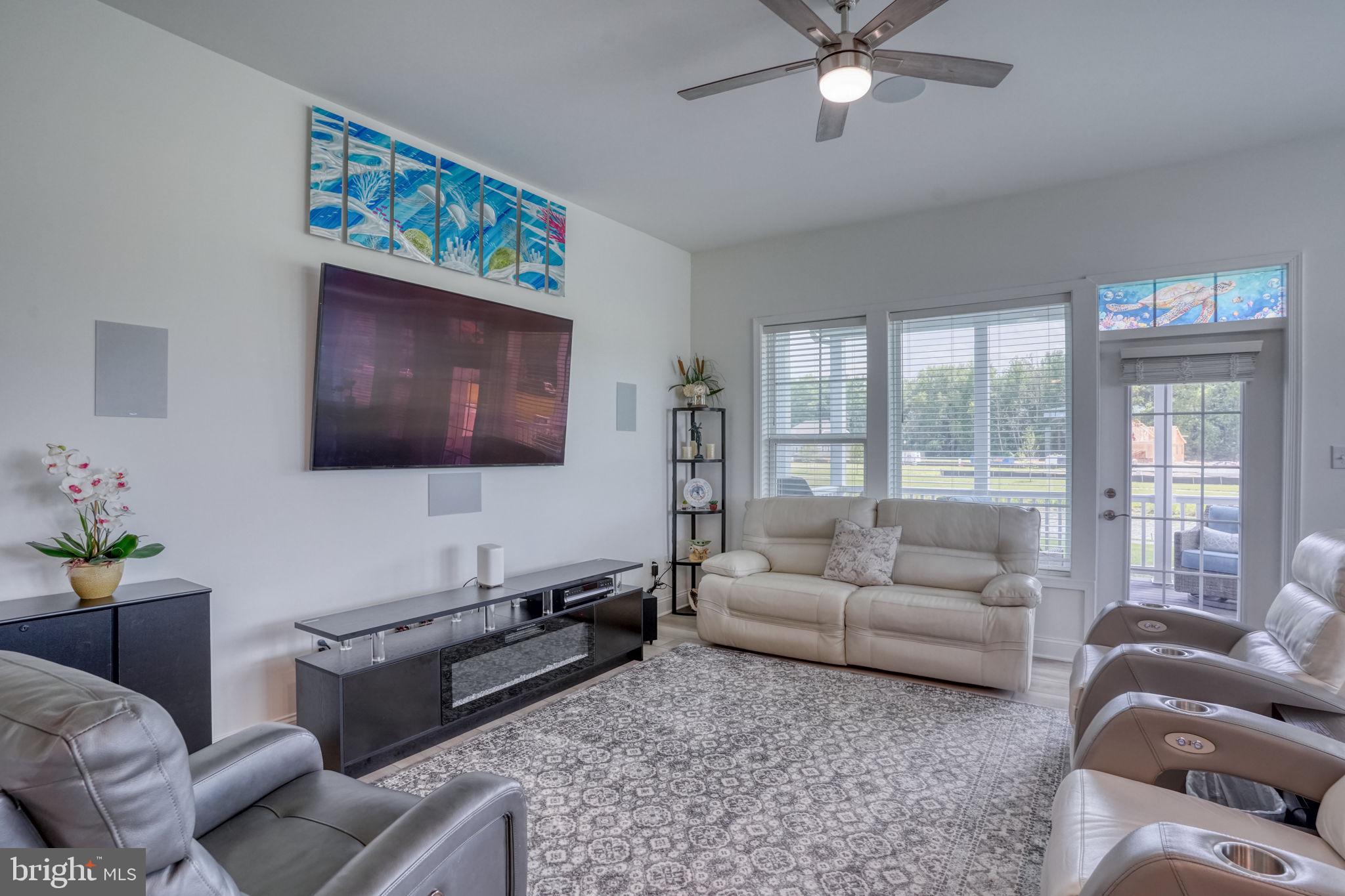 LIGHTSHIP COVE - Residential