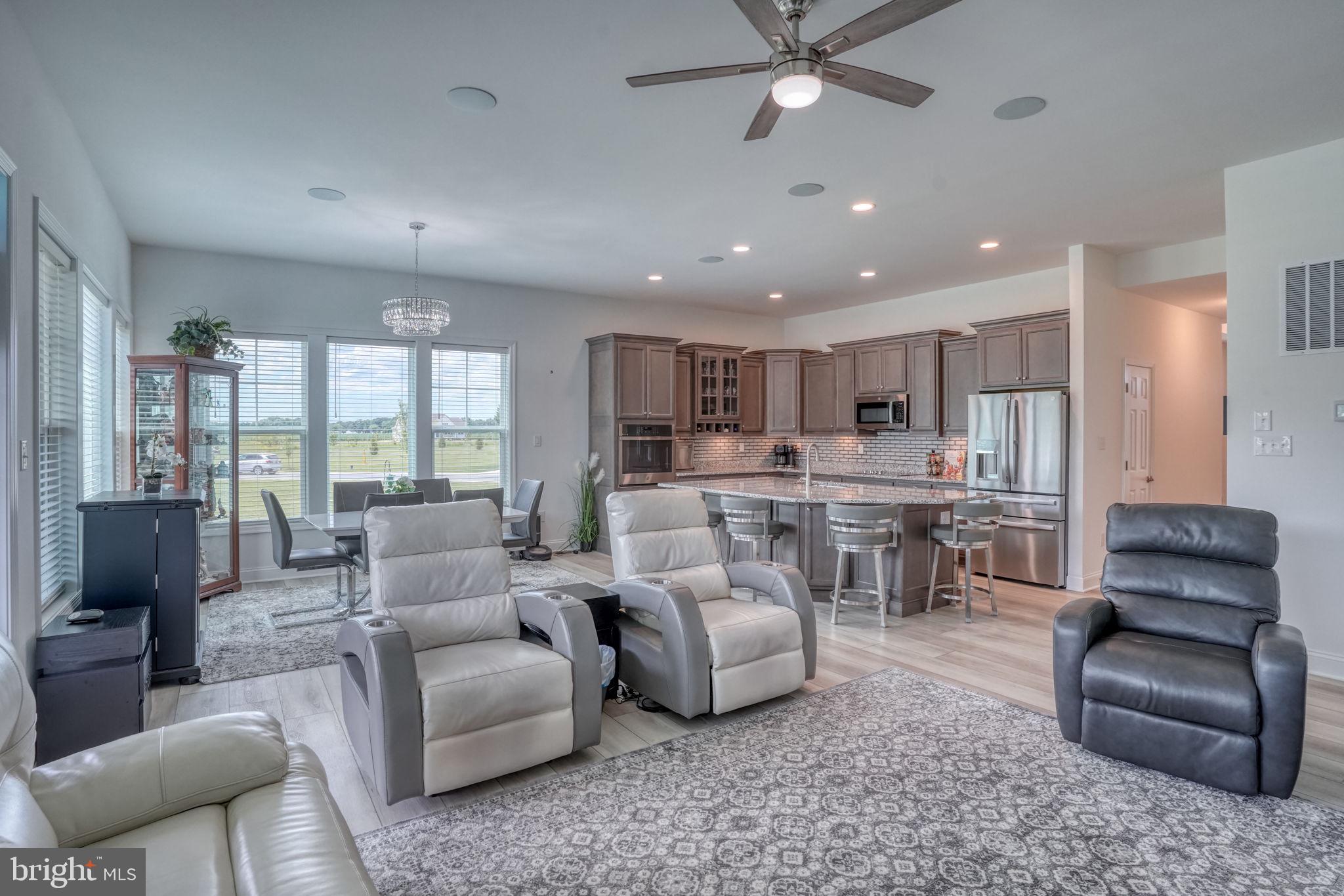 LIGHTSHIP COVE - Residential