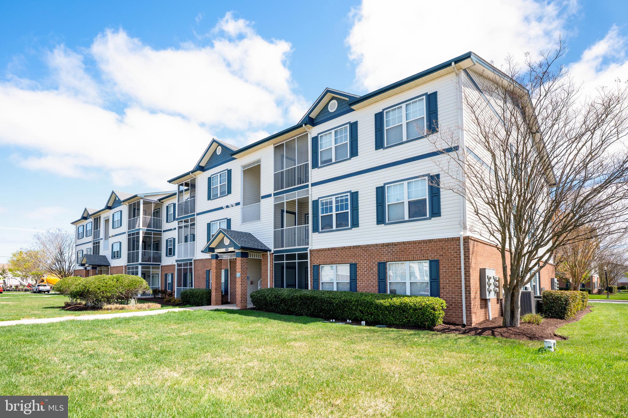 VILLAGES OF FIVE POINTS-EAST - Residential
