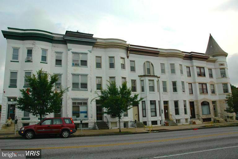 Great 3rd floor office space in bustling Charles Village. Lease terms negotiable. Utilities included. Private parking available for additional rent. Available as individual suite or in combination with other units from 112 or 114.