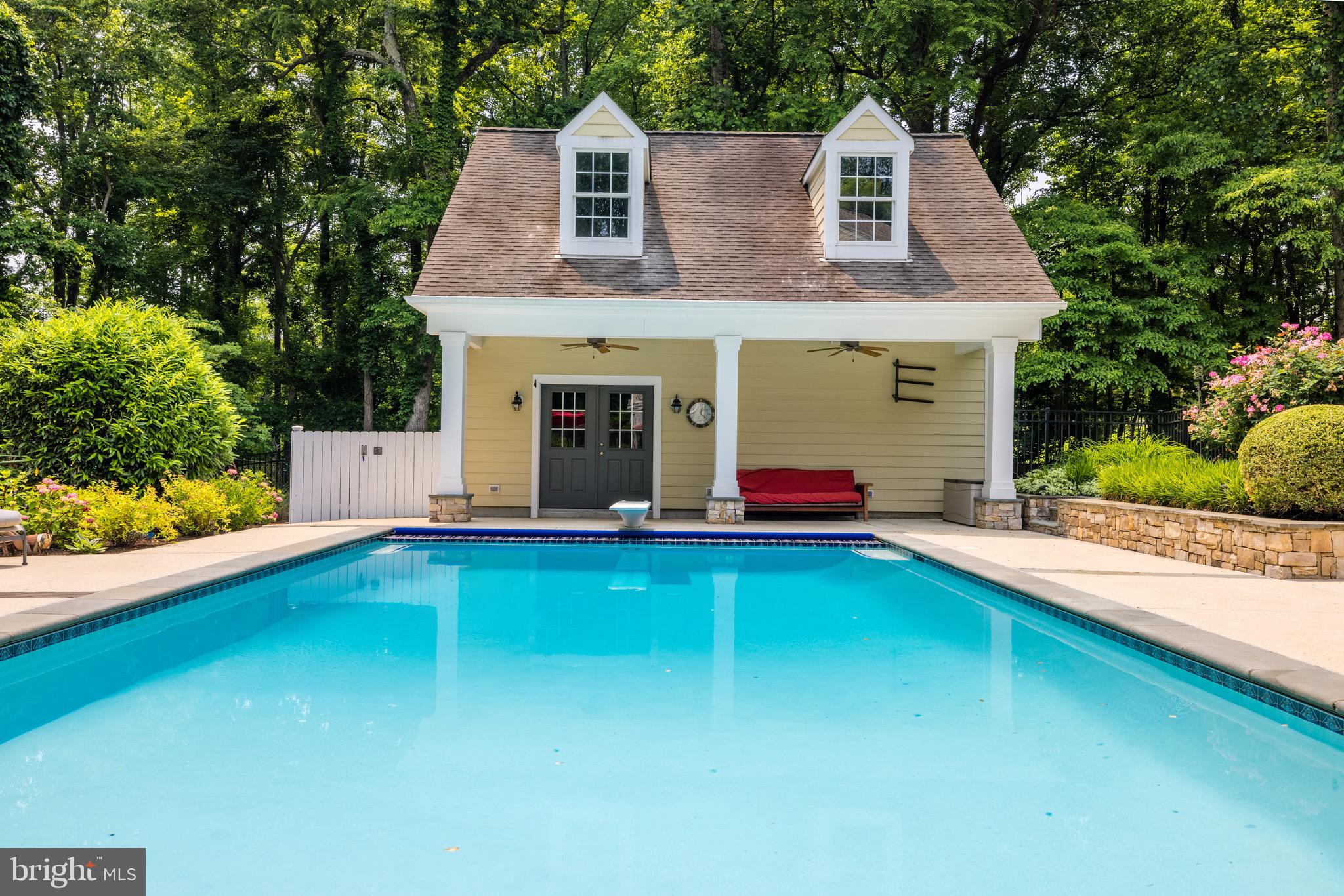 PEACOCK STATION - Residential