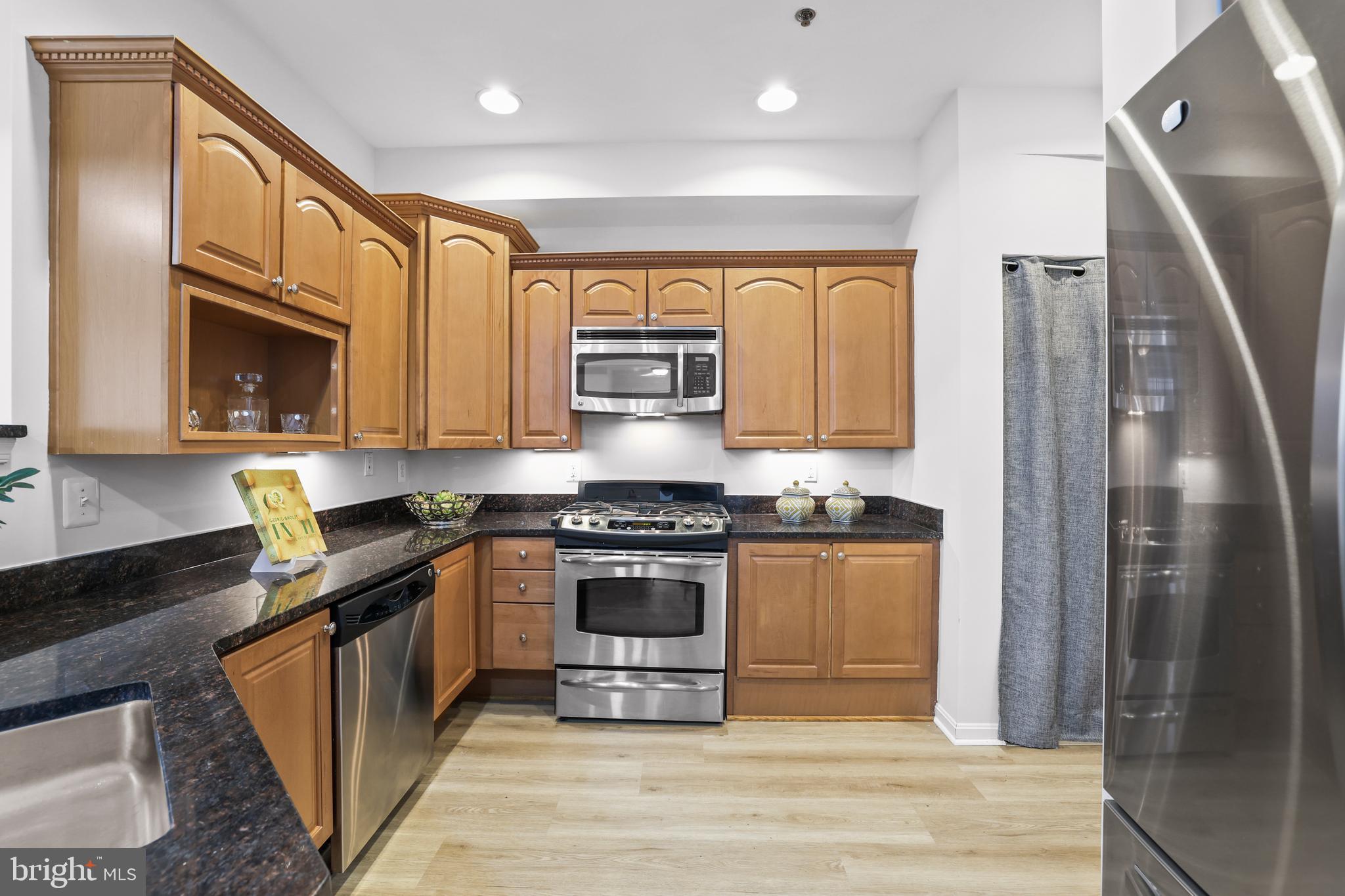 GROVETON WOODS - Residential