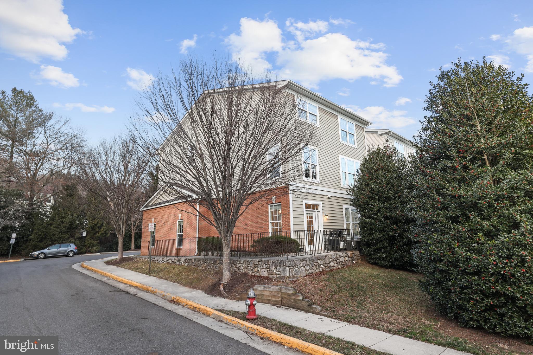 GROVETON WOODS - Residential