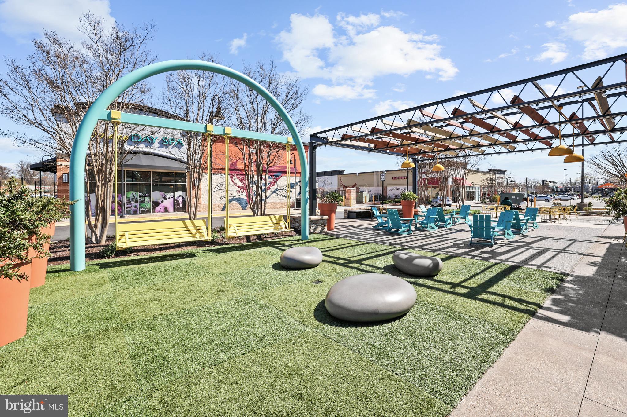 GROVETON WOODS - Residential