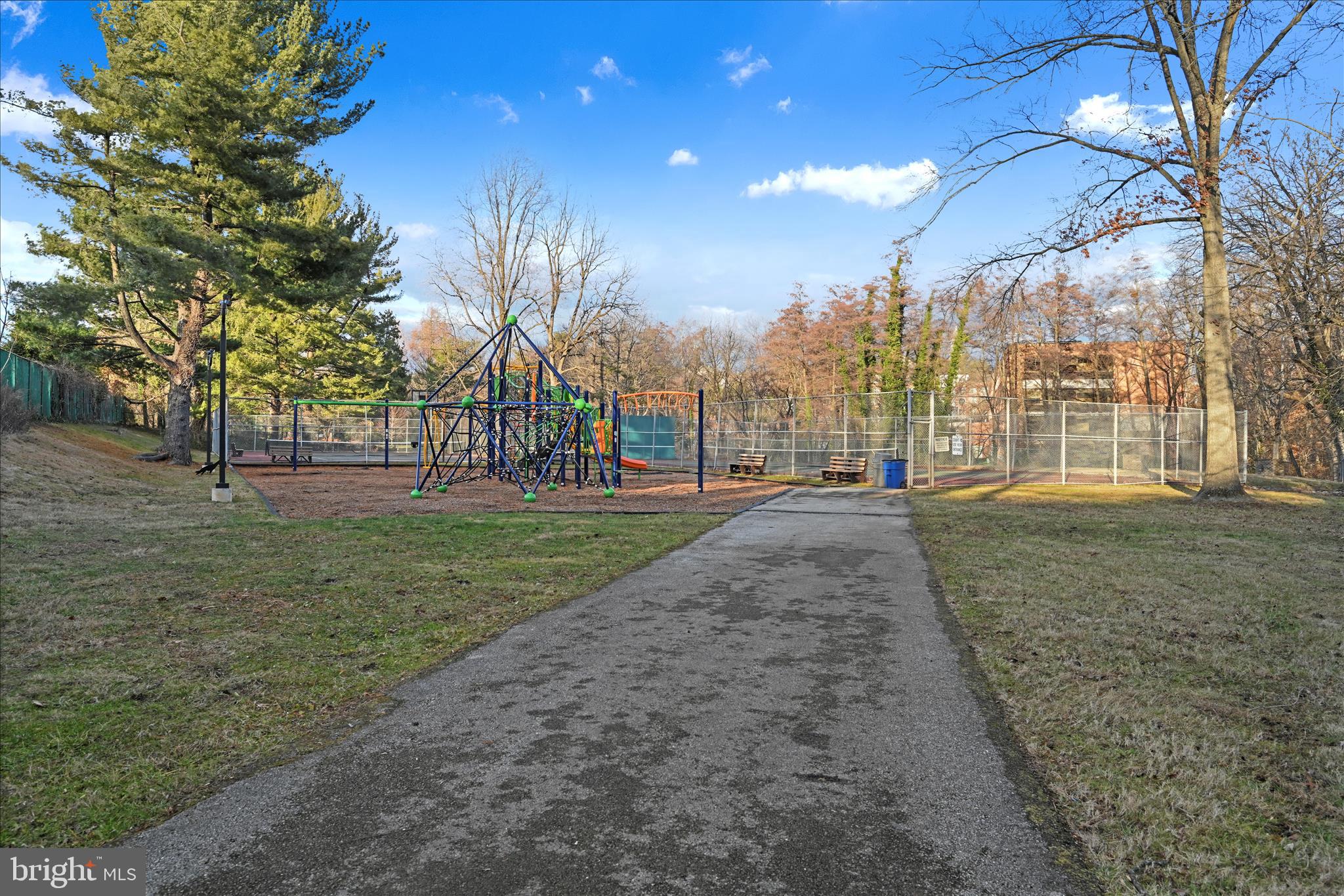 GREEN HILL - Residential