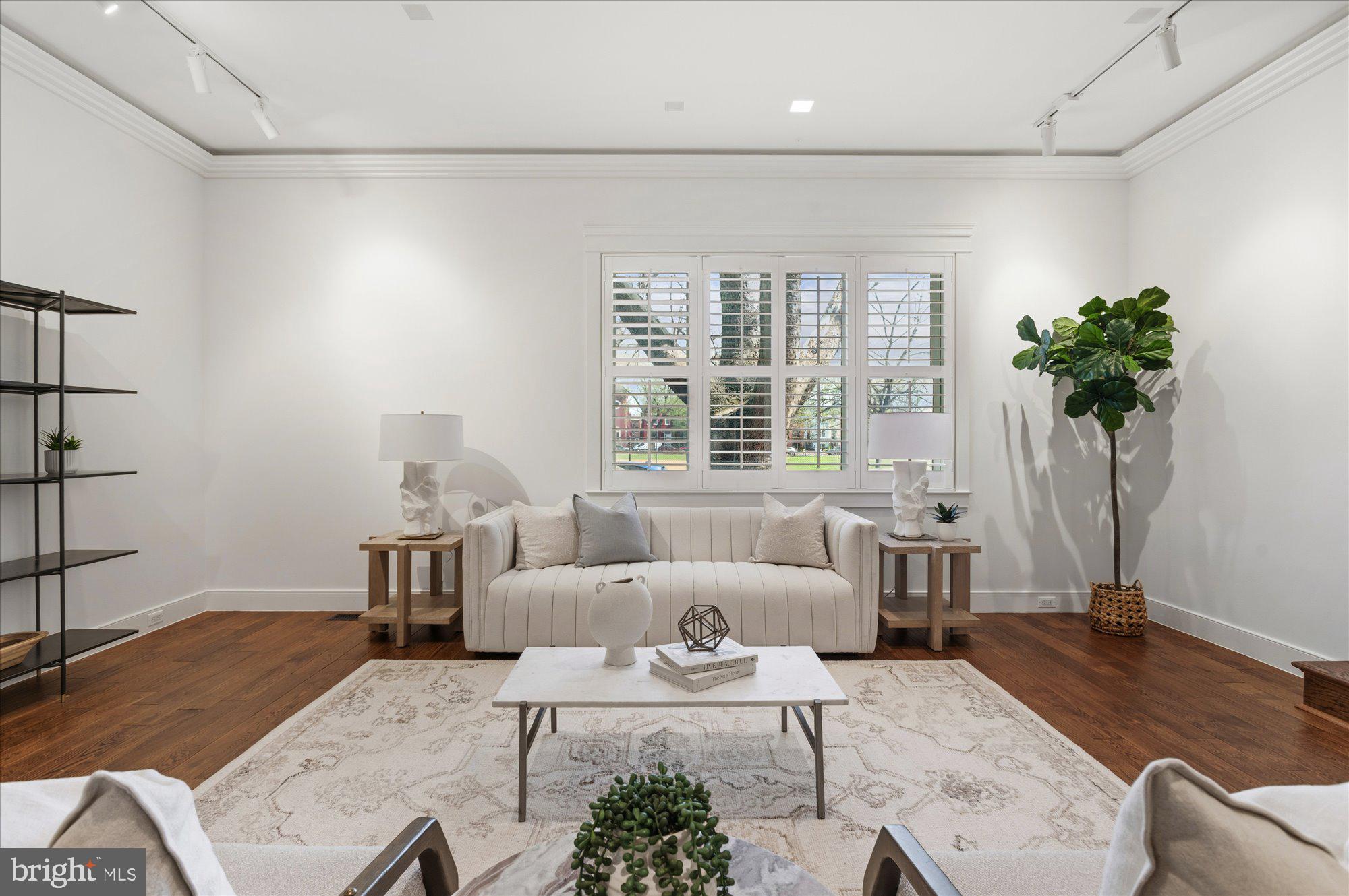 CAPITOL HILL - Residential