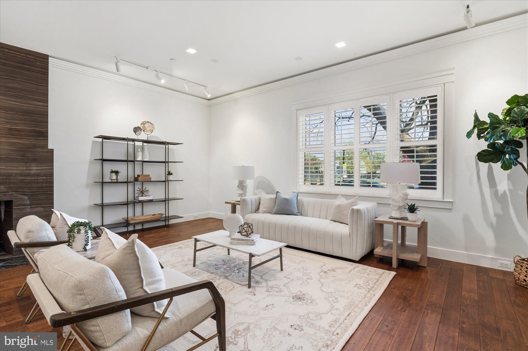 CAPITOL HILL - Residential