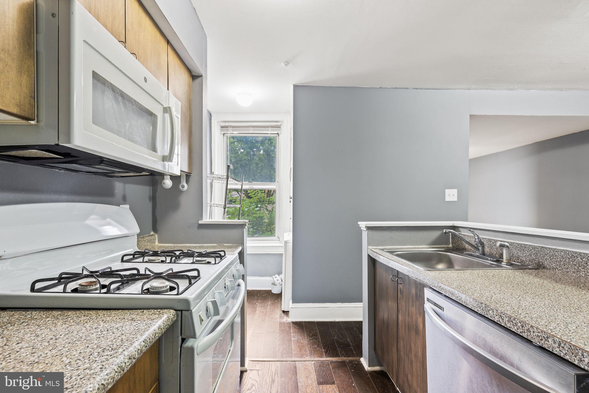WASHINGTON SQ WEST - Residential Income