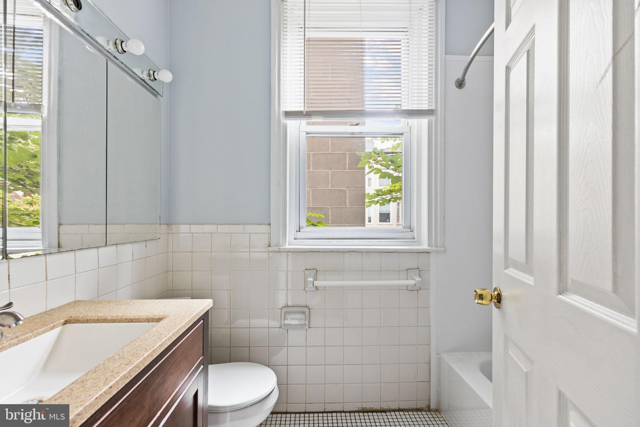 WASHINGTON SQ WEST - Residential Income